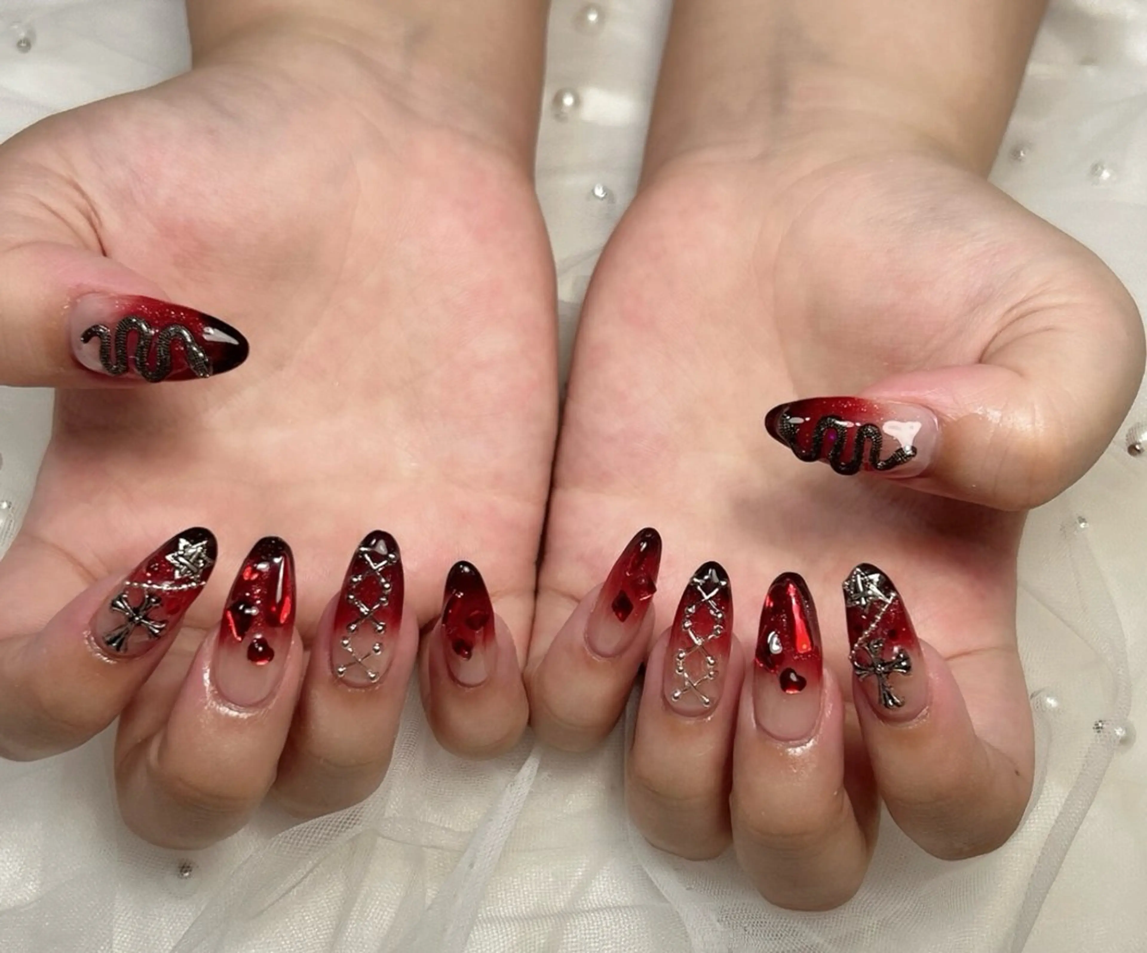 ネイル U·Mi nail salon所属・U·MI 長さ出し専門店のネイルデザイン