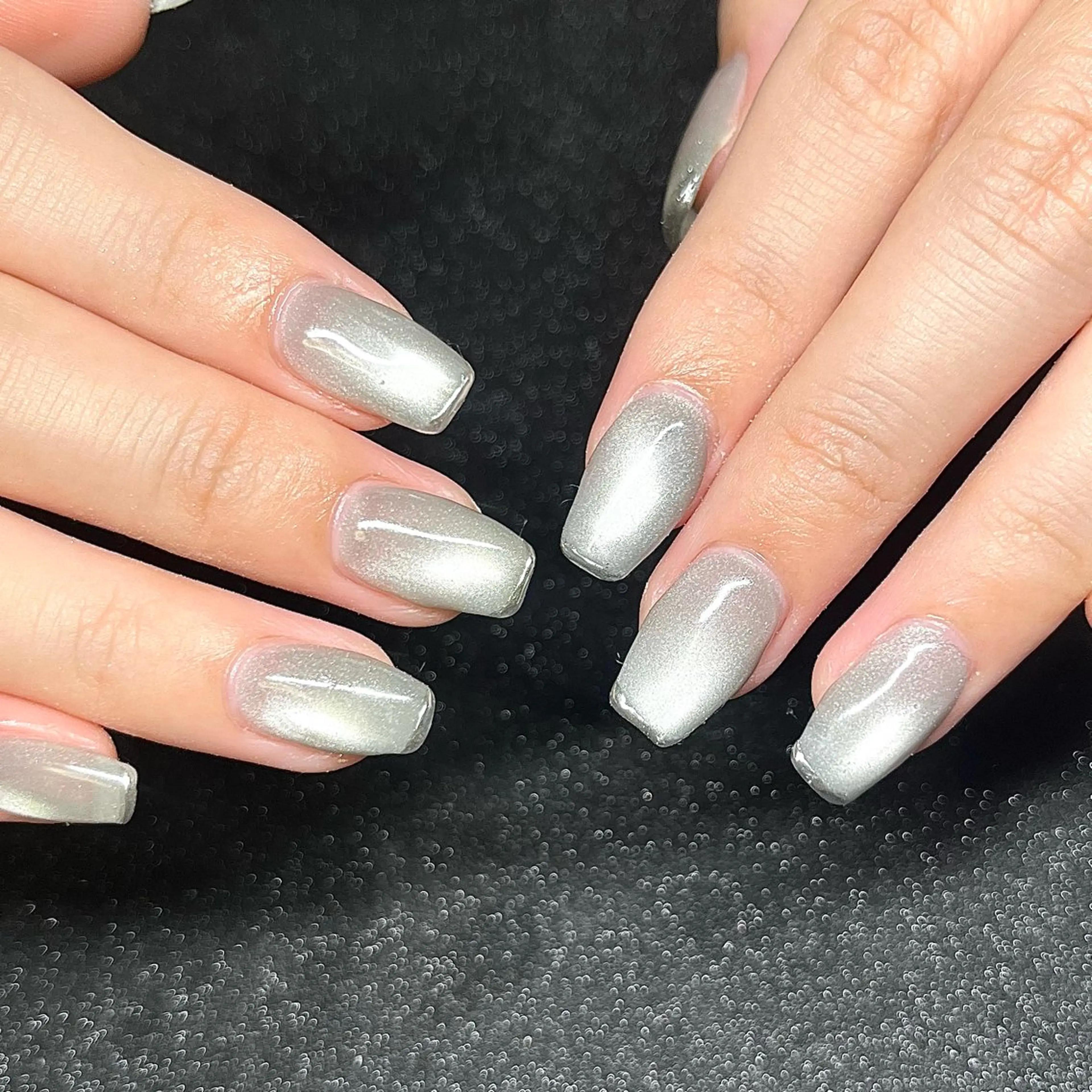 ネイル フレンチネイル マグネットネイル ミラーネイル Chika .のネイルデザイン