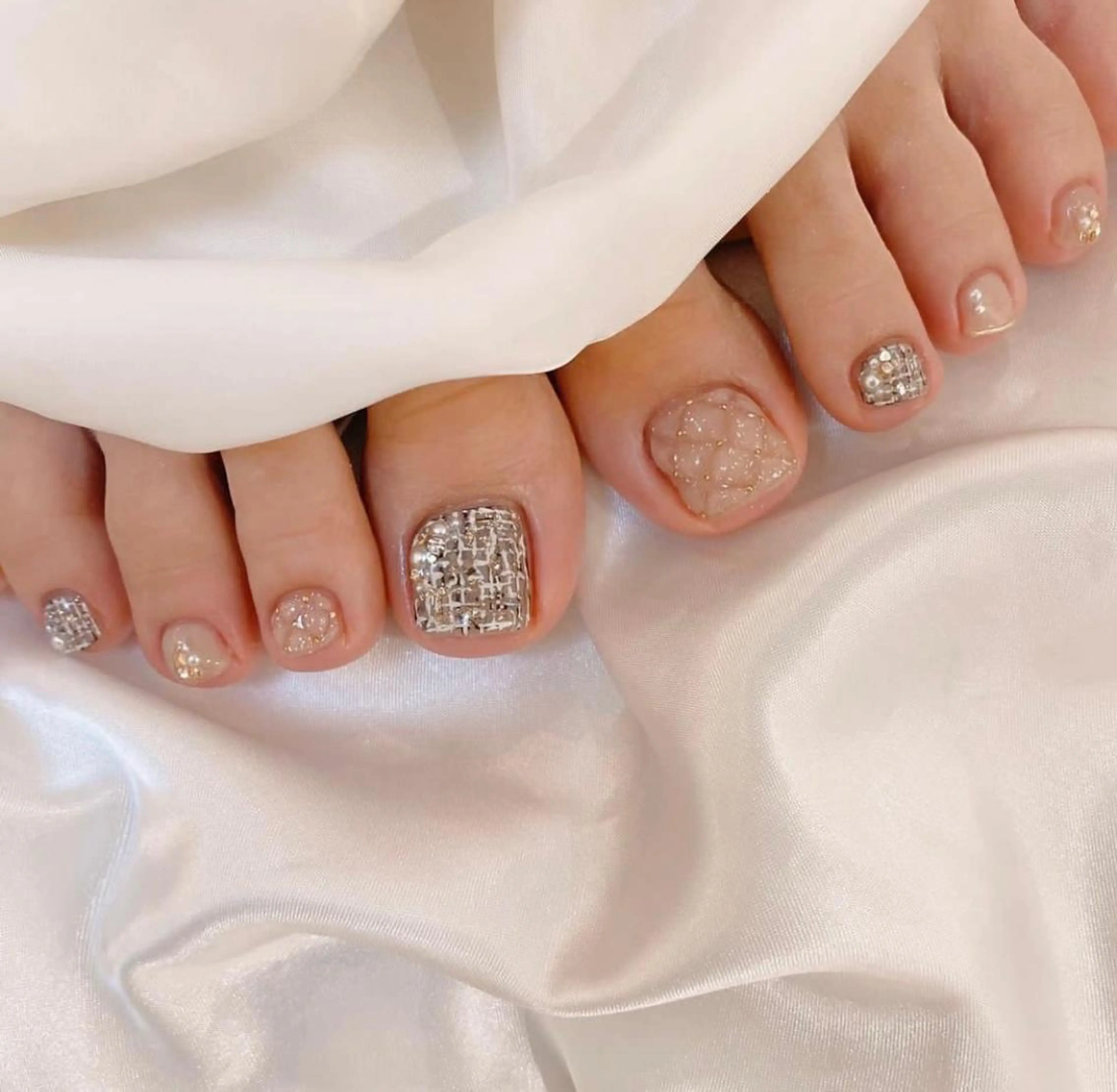 ネイル アイブロウ 眉カラー 眉毛ワックス脱毛 クリアネイル 長さ出し フットネイル フットネイル Moana Nail 長さだし専門店のネイルデザイン