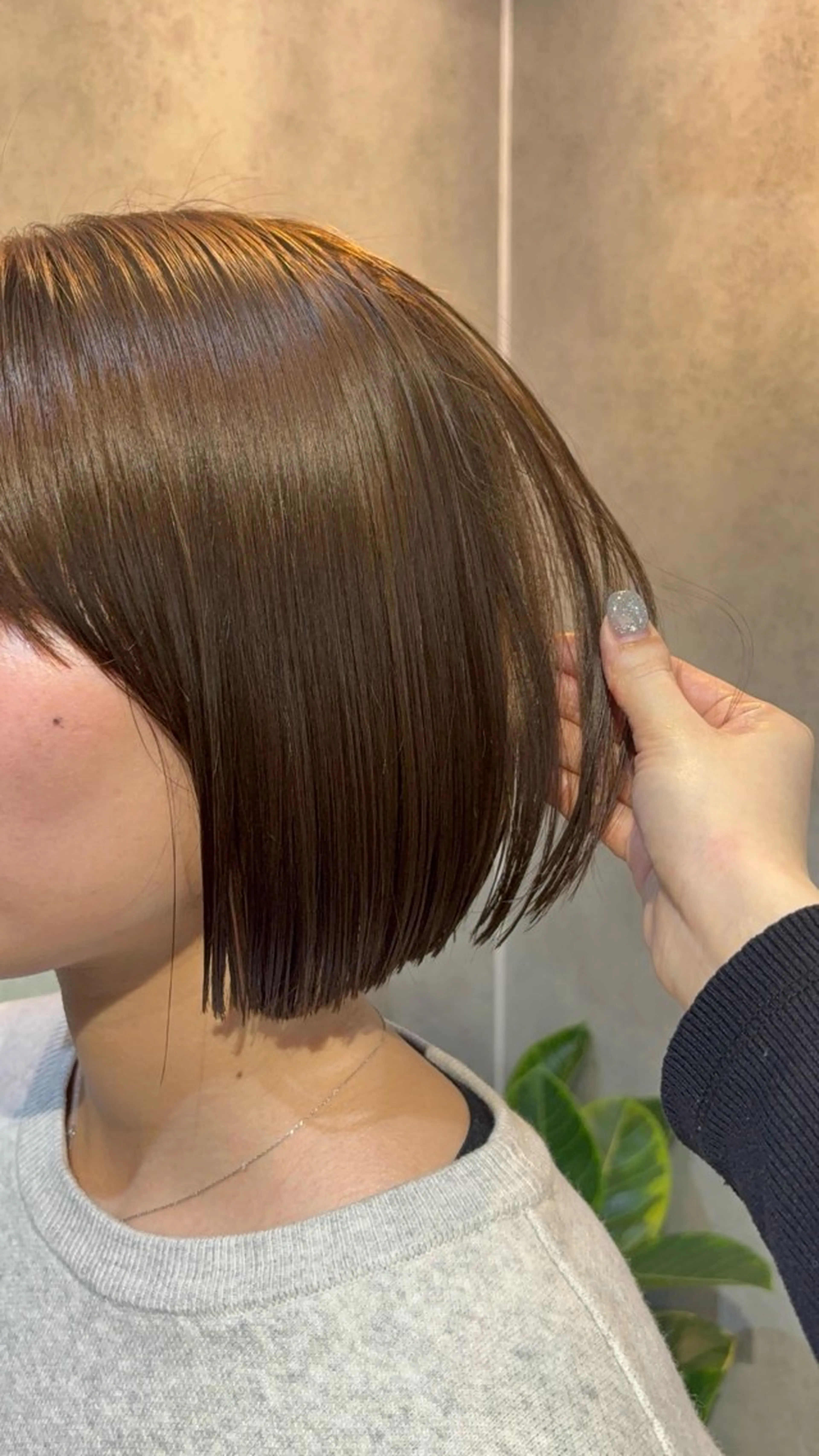 ショート 切りっぱなしボブ ボブ カット ヘアカラー トリートメント 赤みオフの透明感職人 /ケア重視の美髪施術のヘアスタイル