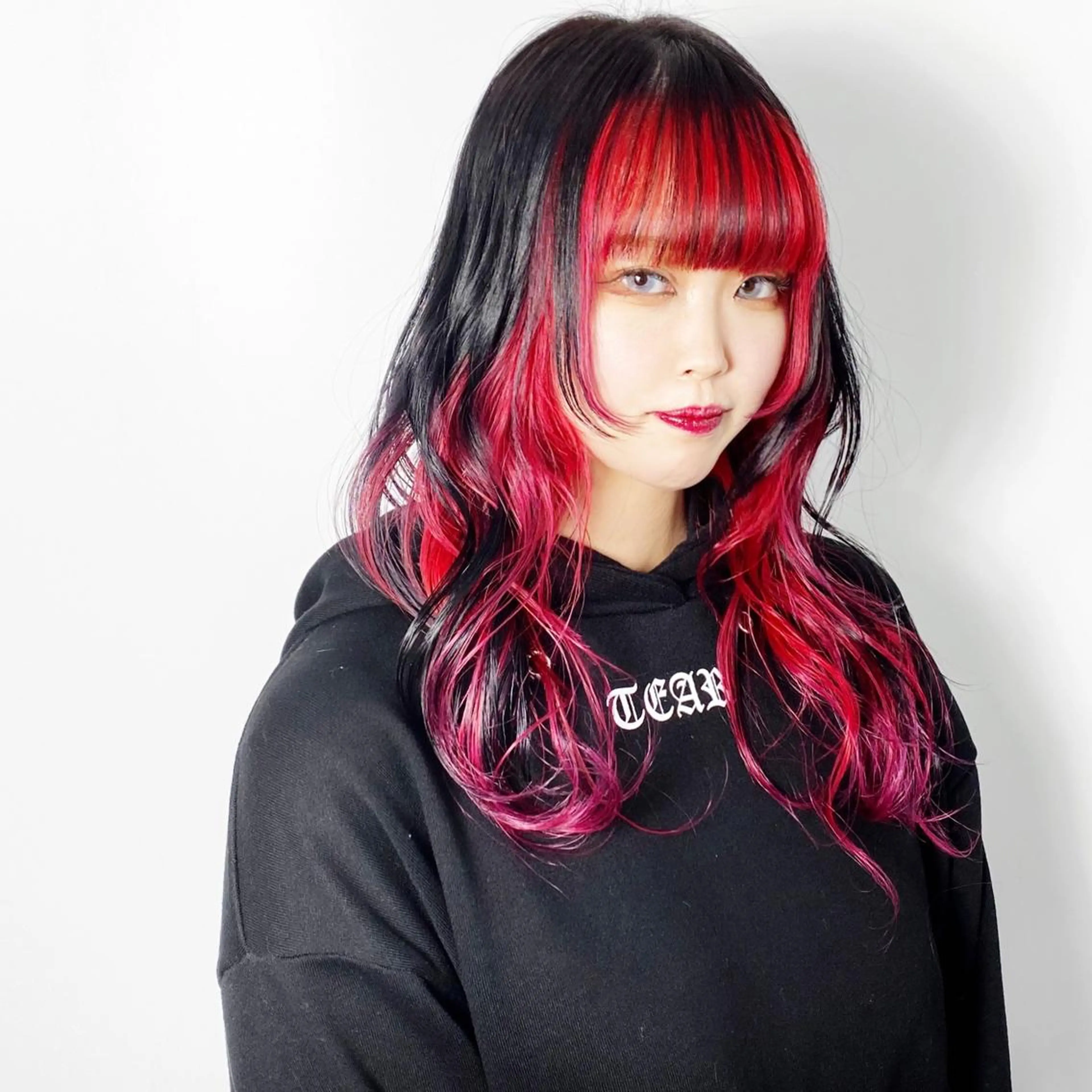 ロング カラー ヘアアレンジ ミストバング フェイスフレーミング インナーカラー レッドカラー レイヤーカット ヘアカラー トリートメント 大橋 拓巳のヘアスタイル