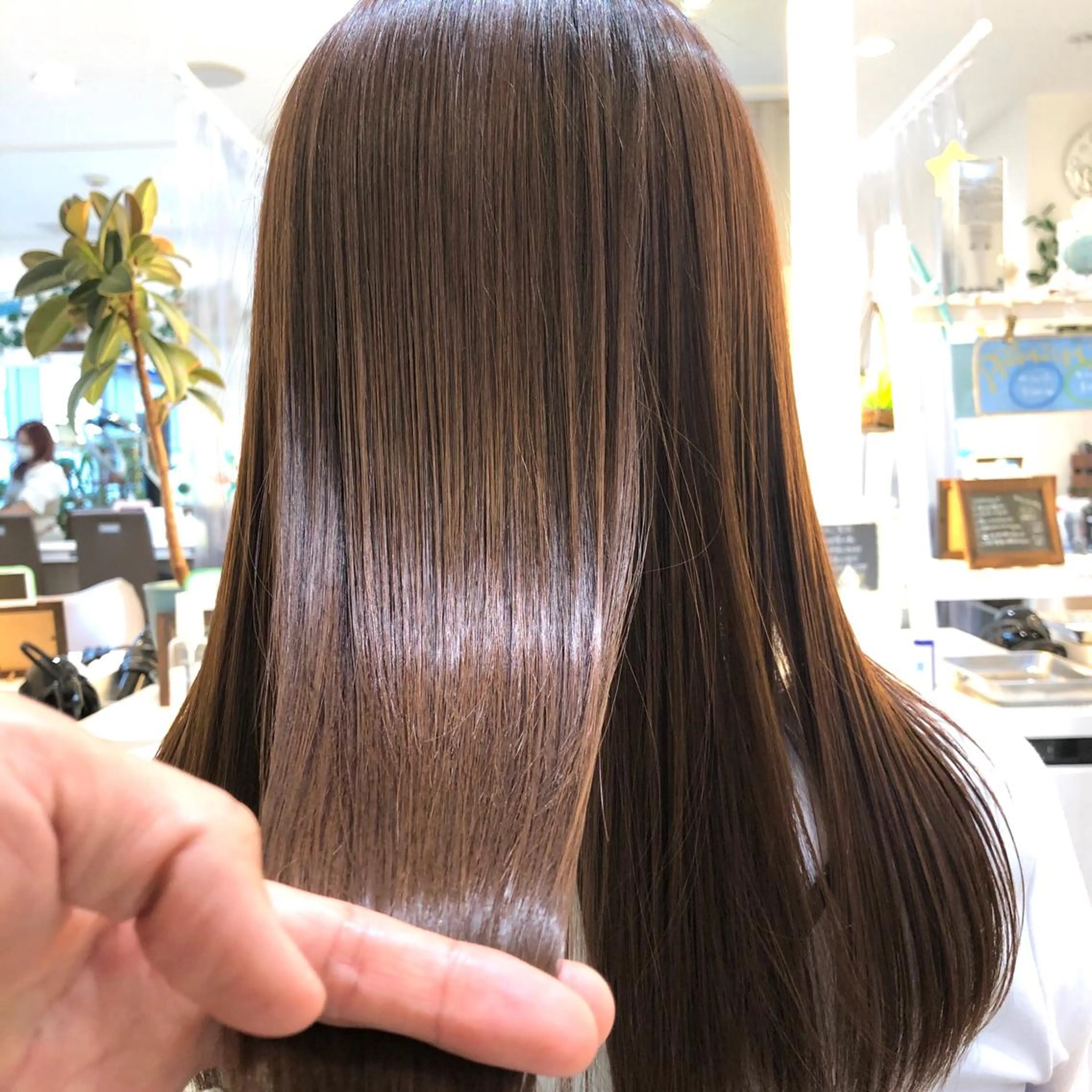 ロング 髪質改善 トリートメント 安井　昴 💫ブリーチ縮毛矯正のヘアスタイル