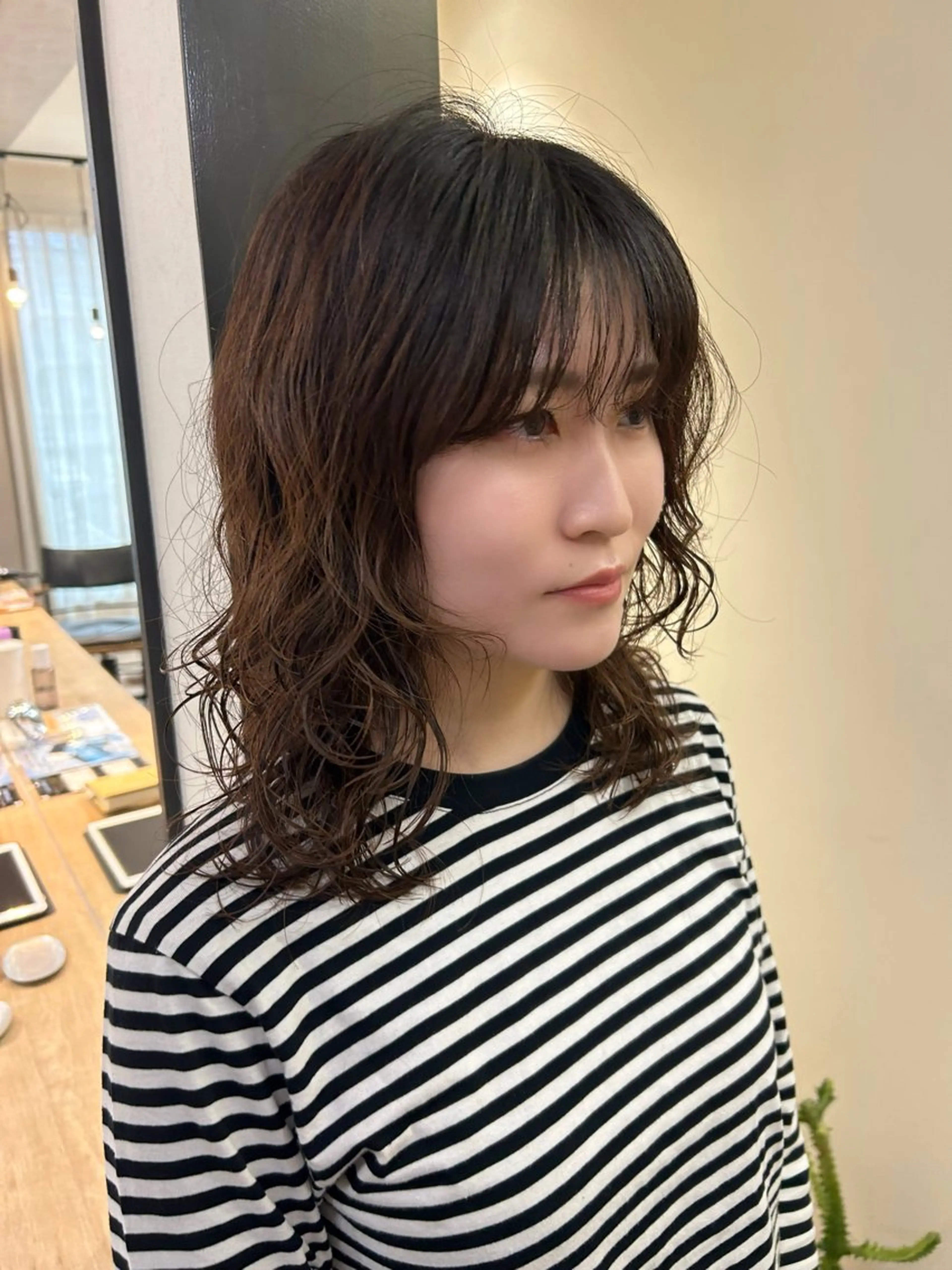 ミディアム パーマ ミディアムパーマ カット パーマ hub hair レイヤー/透明感のヘアスタイル