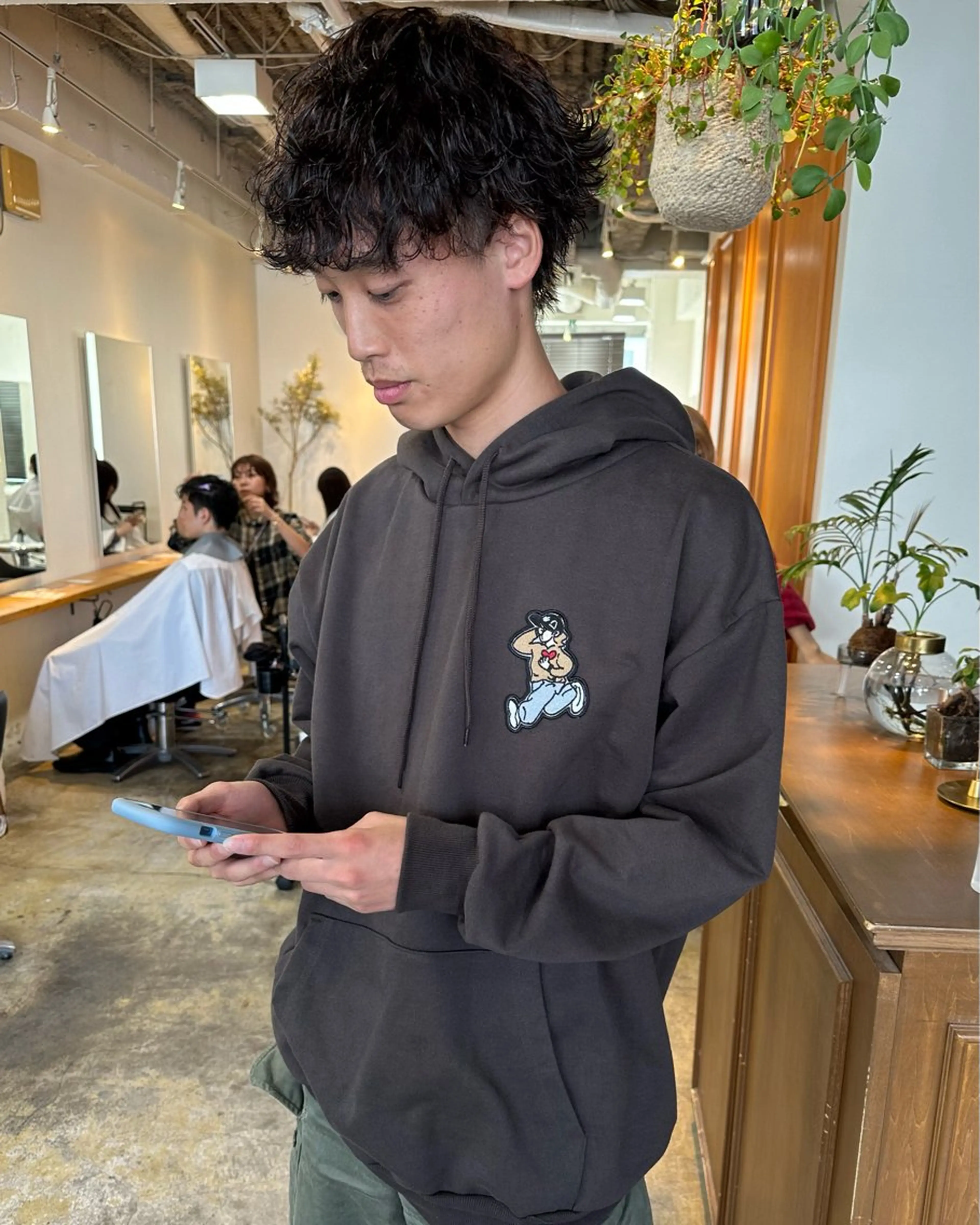 ミディアム パーマ メンズ カット パーマ グランジヘア 無造作ヘアHYUGAのヘアスタイル