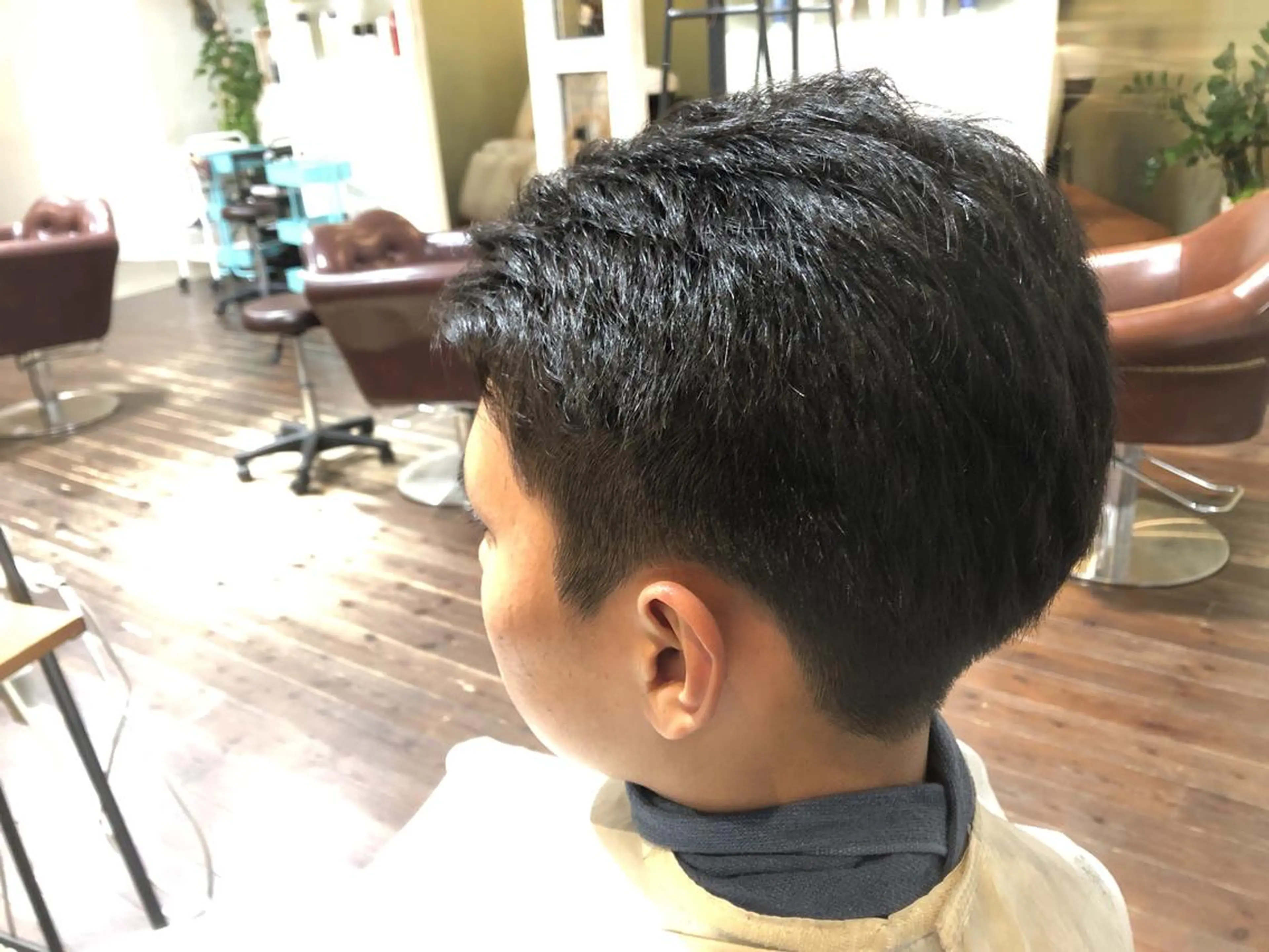 ショート メンズ 七三 刈り上げ パ ルのヘアスタイル