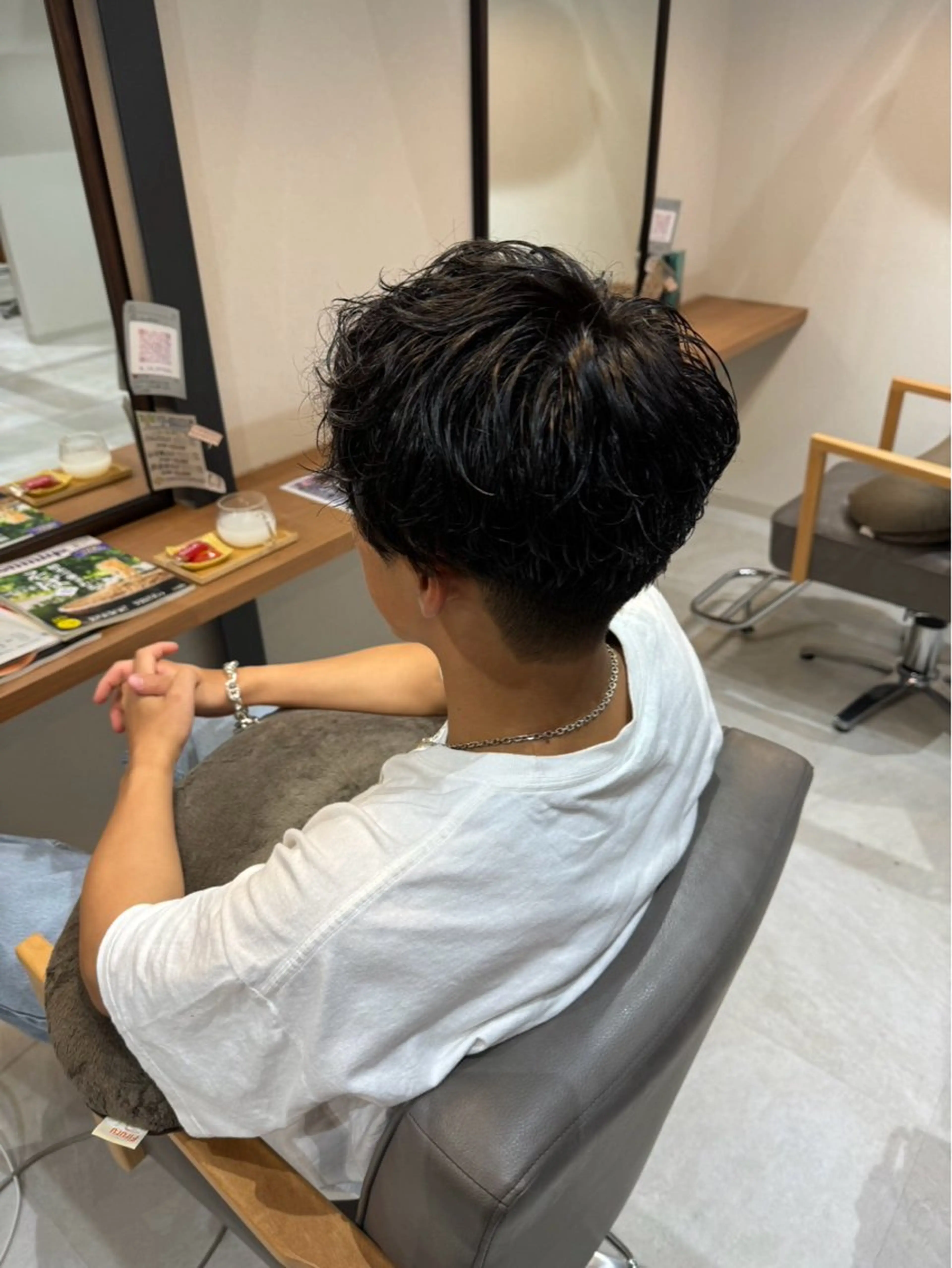 ショート パーマ メンズ メンズパーマ ニュアンスパーマ カット パーマ ayaka |トレンドヘアのヘアスタイル