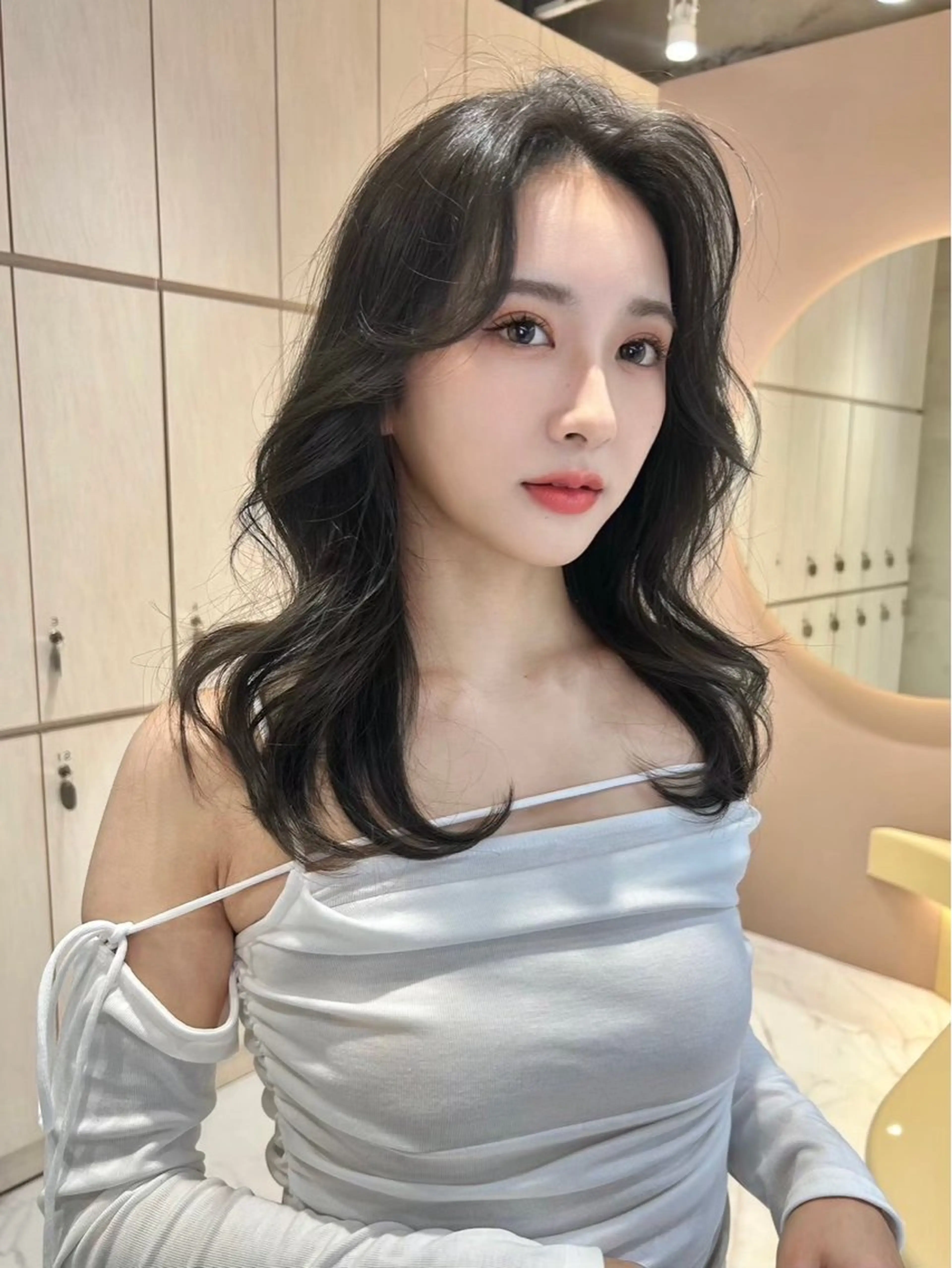 セミロング カラー ヘアアレンジ カット ヘアカラー トリートメント ヘアセット 🇰🇷韓国ヘア 髪質改善yamatoのヘアスタイル