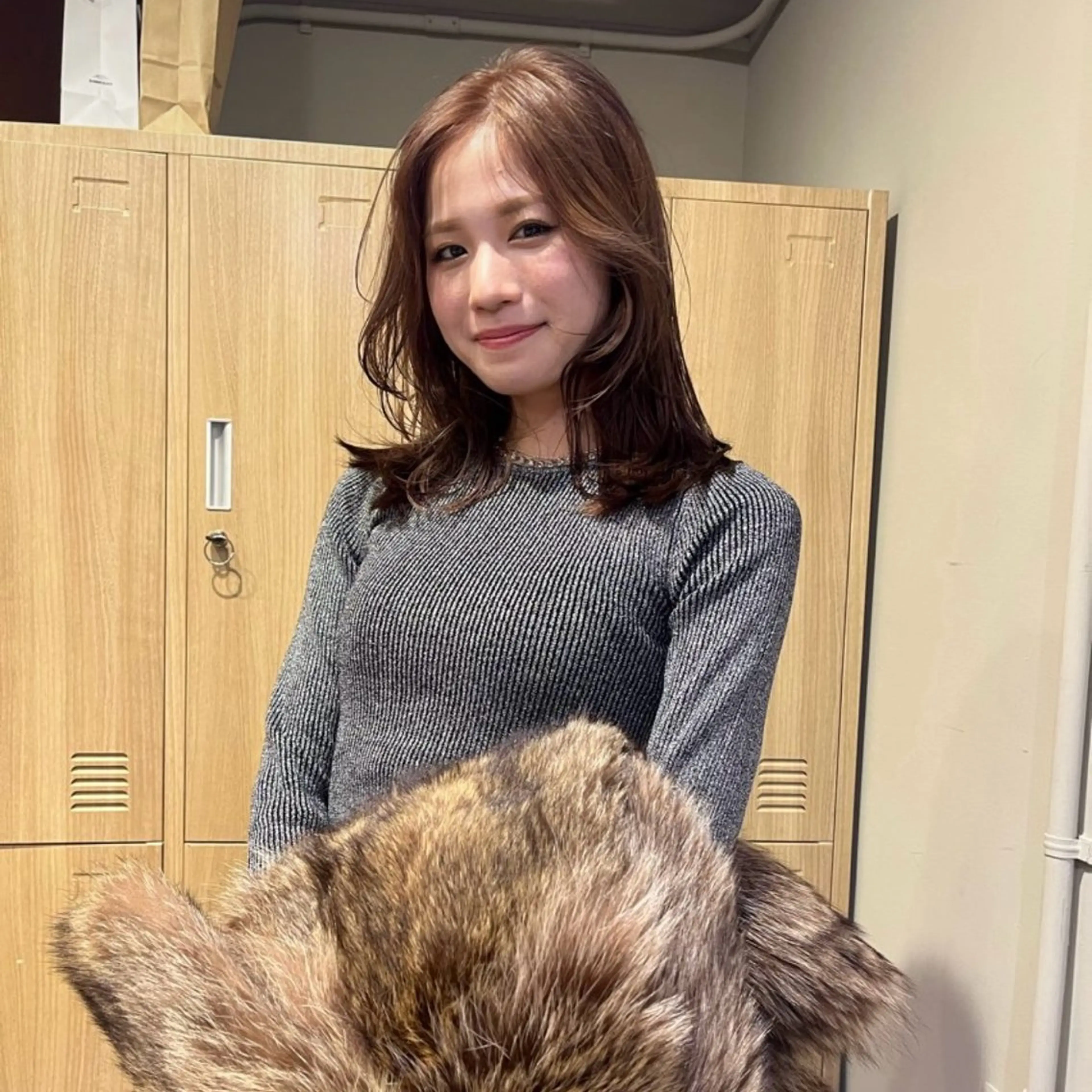 カラー LOREN ちひろのヘアスタイル
