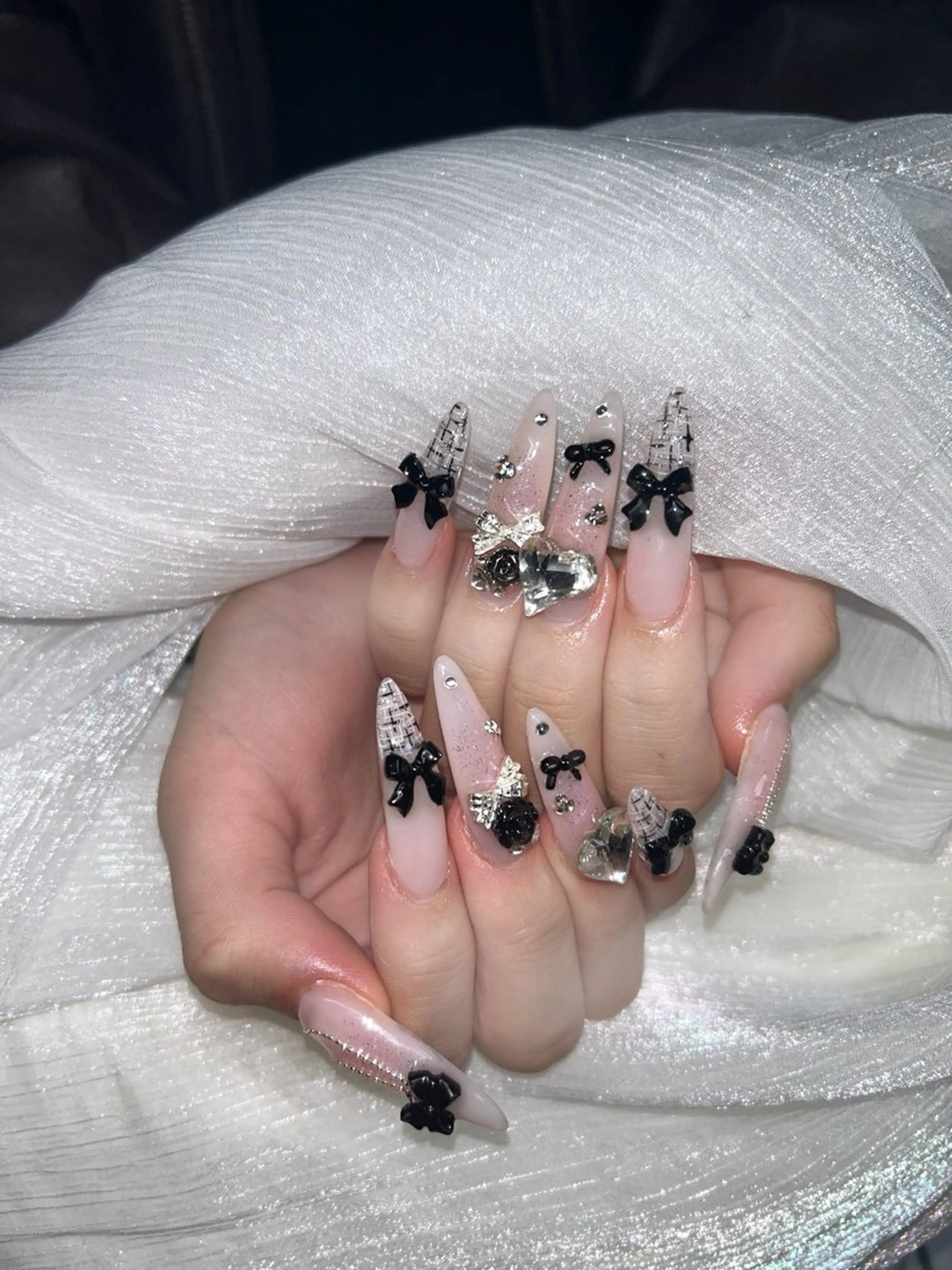 ネイル アートネイル オーロラネイル チークネイル 長さ出し フットネイル ハンドネイル Chan nailsのネイルデザイン