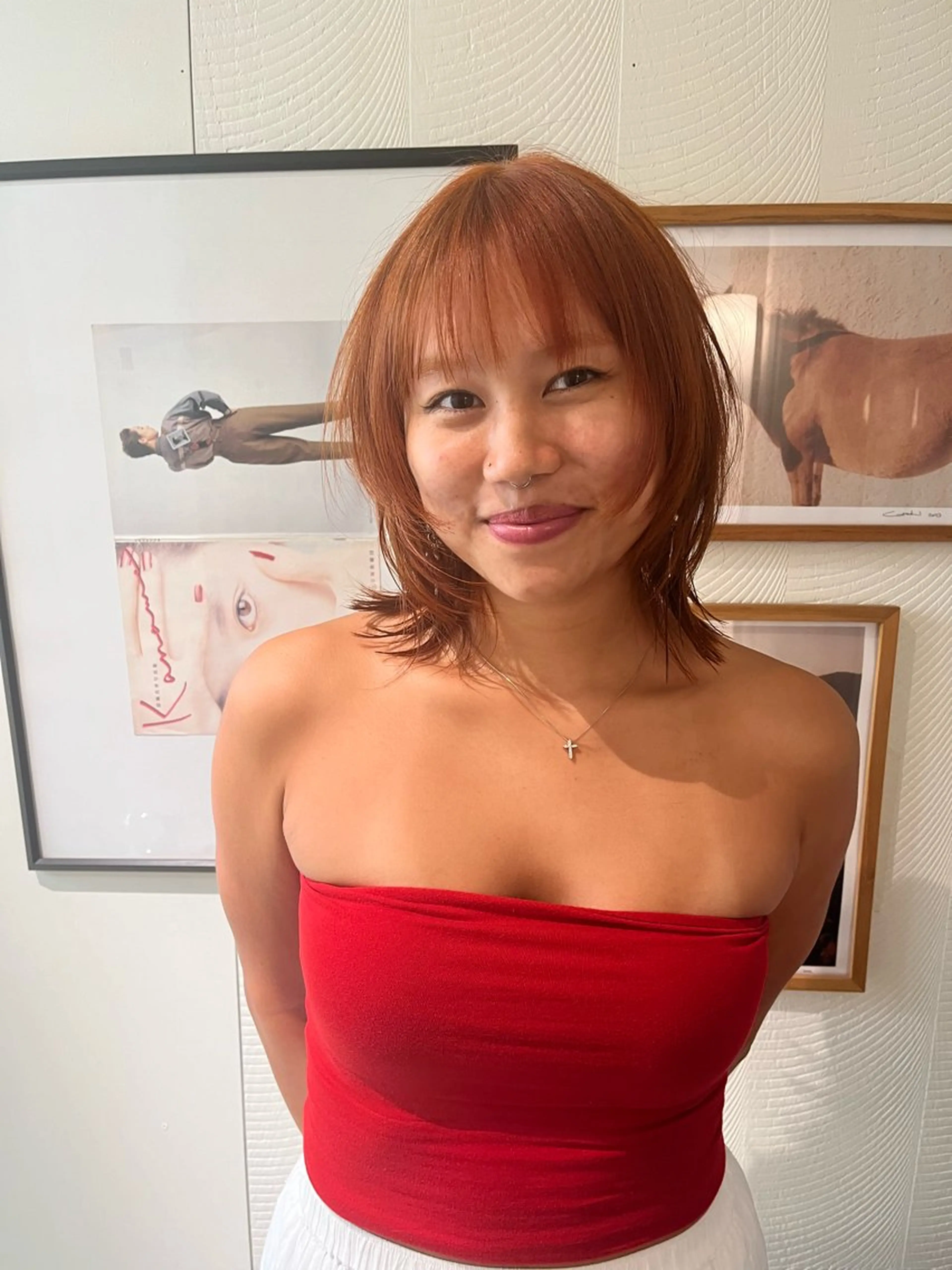 ミディアム カラー Haco＋所属・ウルフ/レイヤー Miinaのヘアスタイル