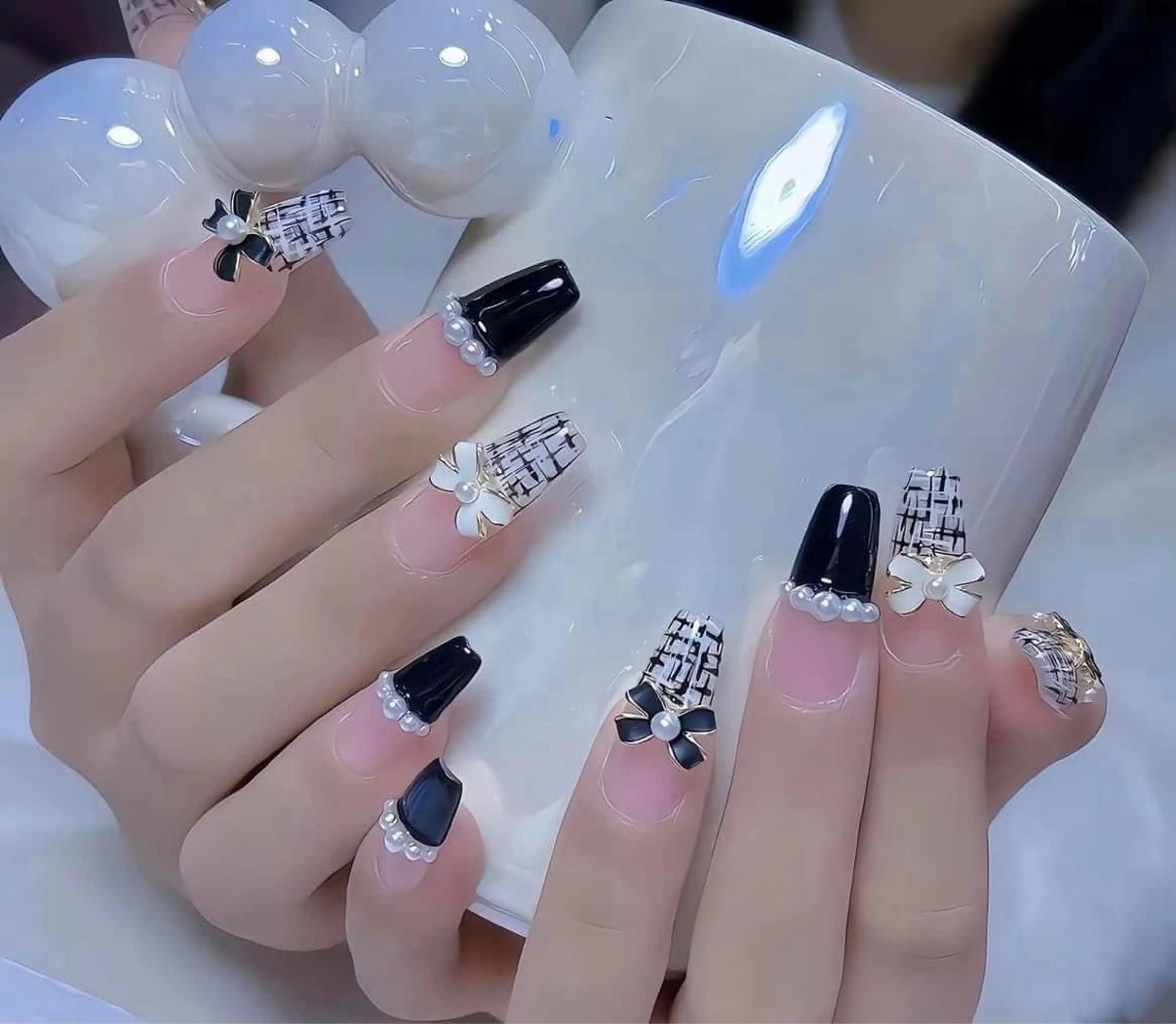 ネイル 長さ出し フレンチネイル グラデーション 卒業式 マグネットネイル ハンドネイル MIHANA NAILのネイルデザイン