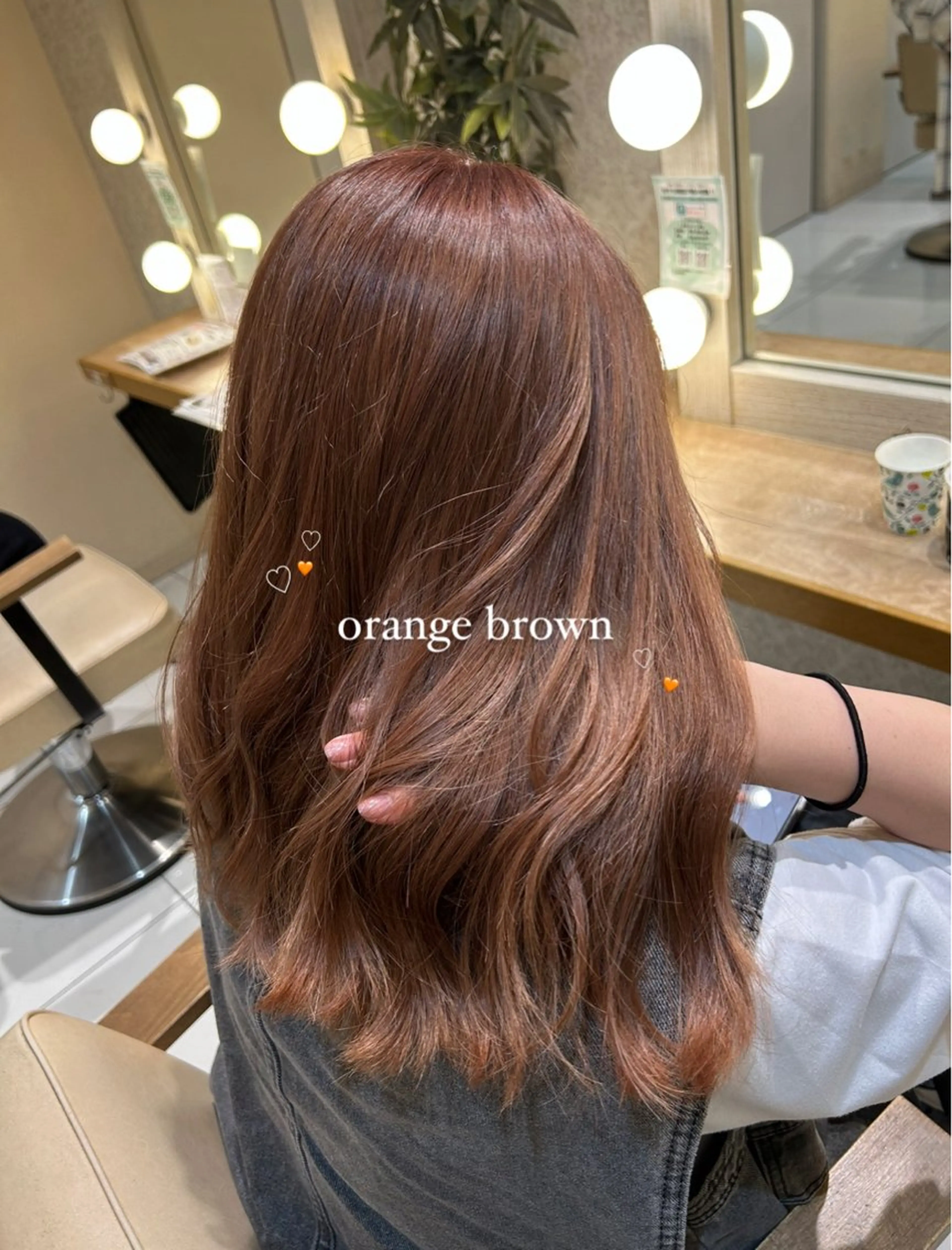 ミディアム カラー ヘアアレンジ 暖色カラー/ブリーチ なしカラー/艶カラーのヘアスタイル