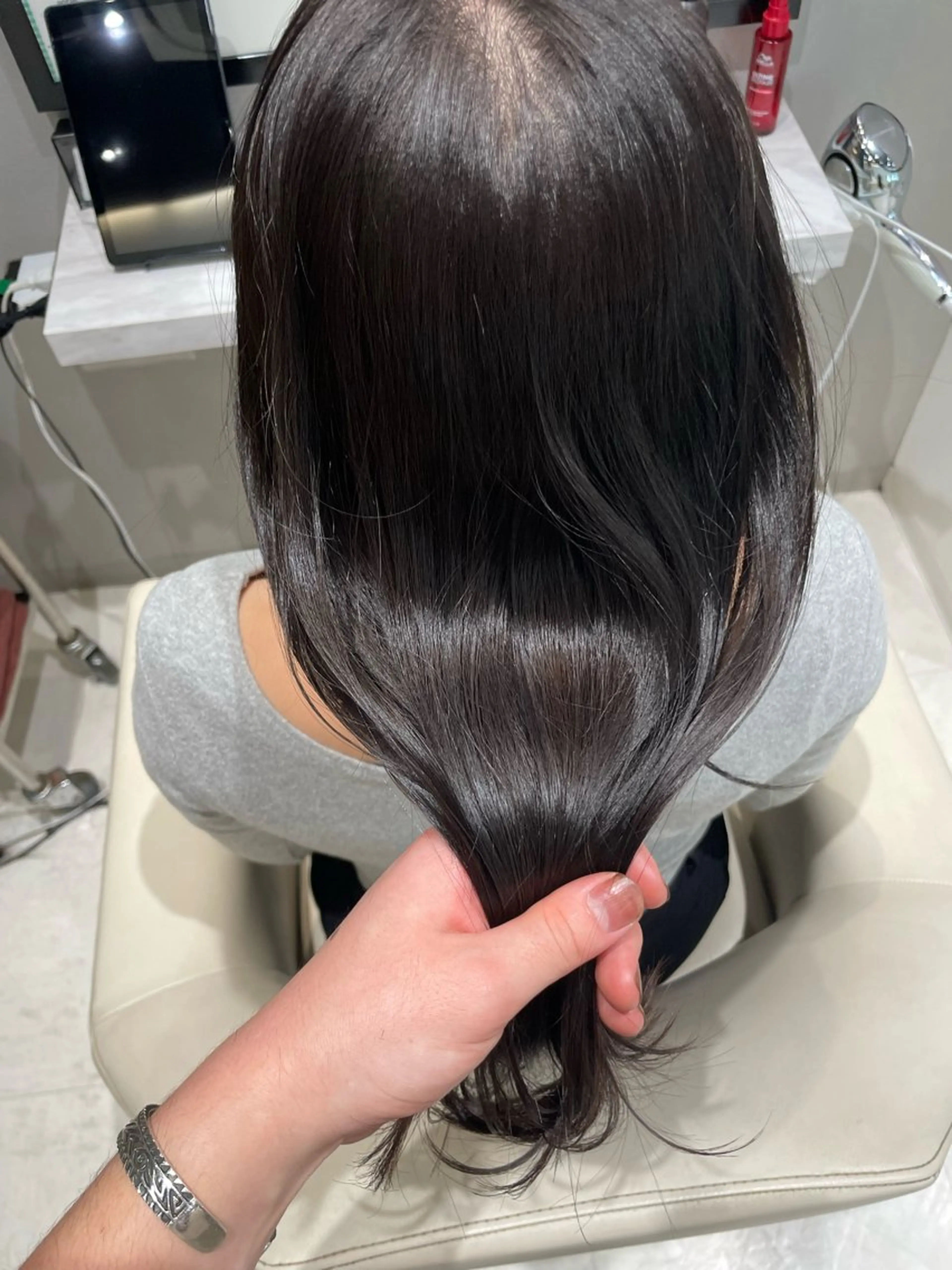ロング カラー アッシュ カット ヘアカラー トリートメント k-two✨たき艶感 カラー／美髪矯正のヘアスタイル