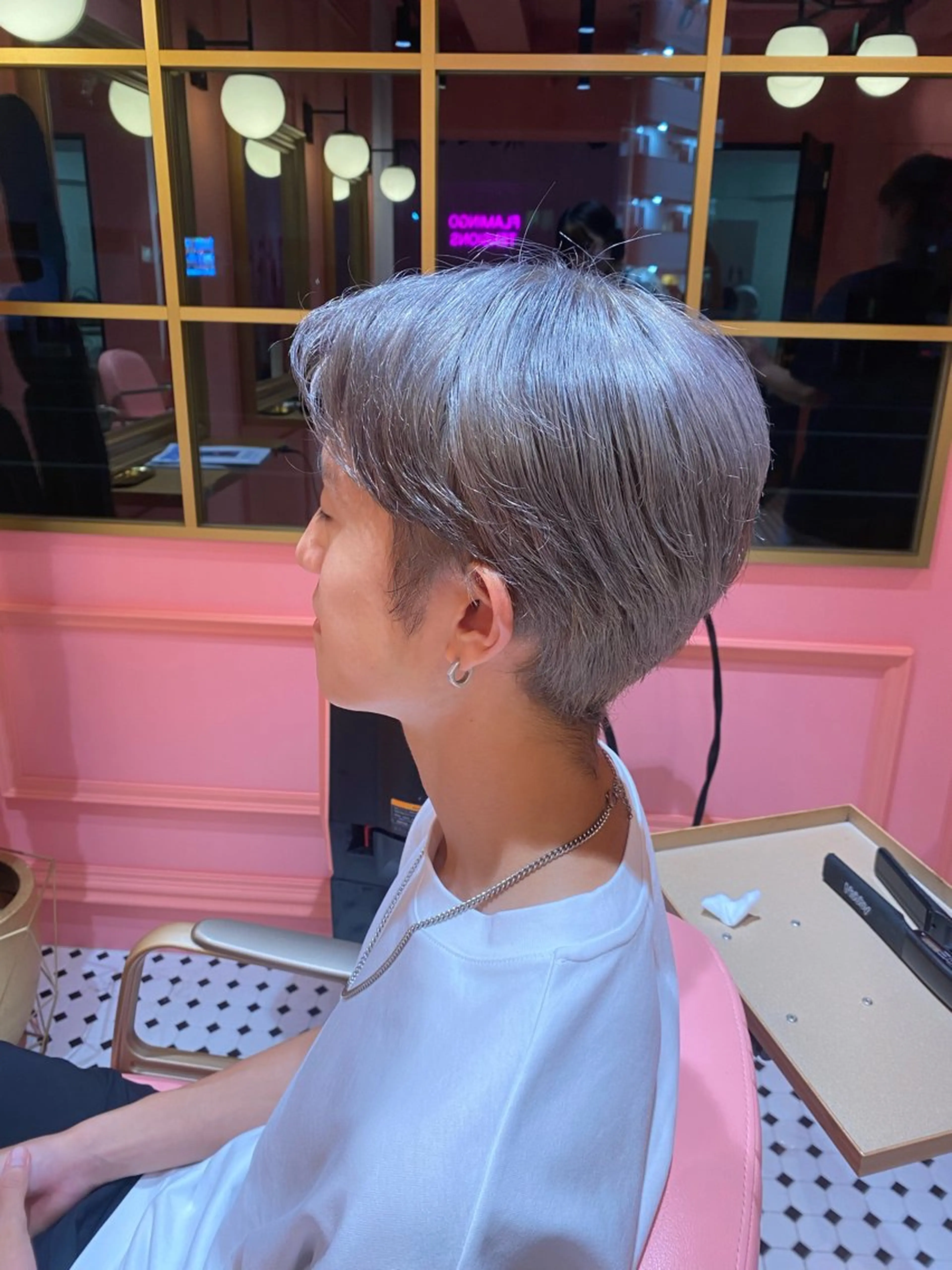 ショート カラー メンズ シルバー miyu ボブモデル募集中のヘアスタイル