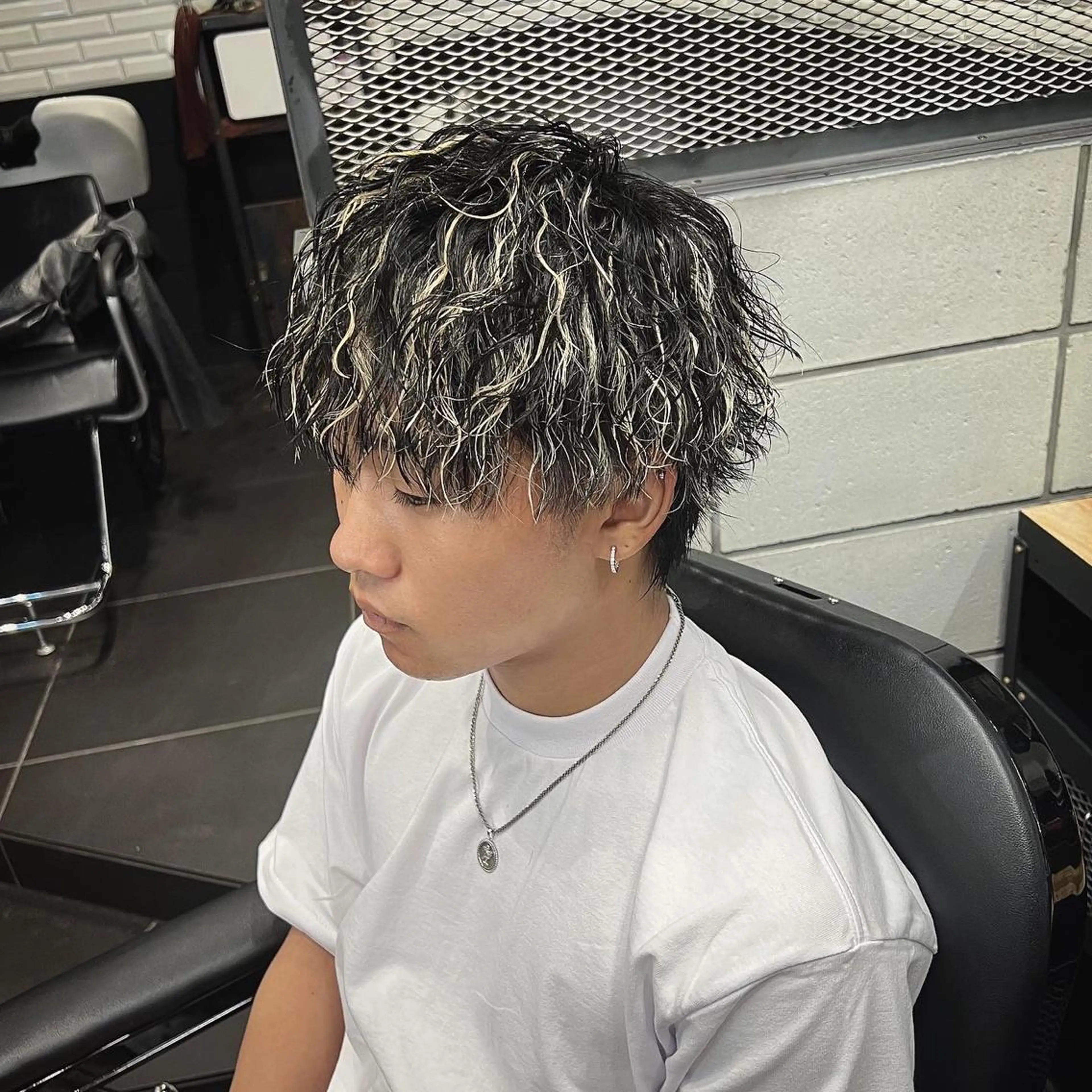 メンズ メンズハイライト メンズメッシュ カット ヘアカラー パーマ トリートメント メンズ特化/パーマ/ ハイライト/竜成のヘアスタイル