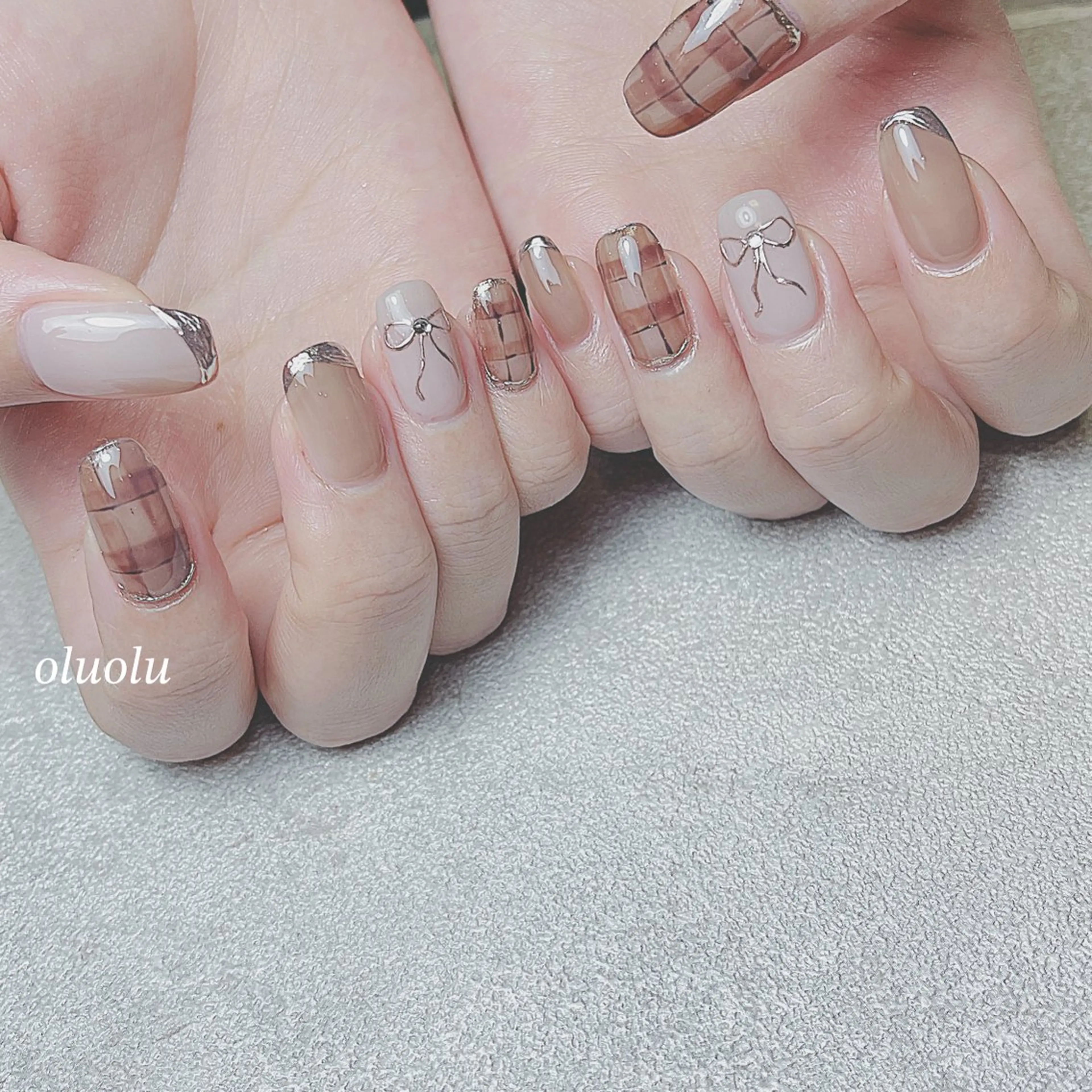 ネイル アートネイル ブラウン ガーリー ニュアンスネイル リボン ハンドネイル 大村 紬華のネイルデザイン