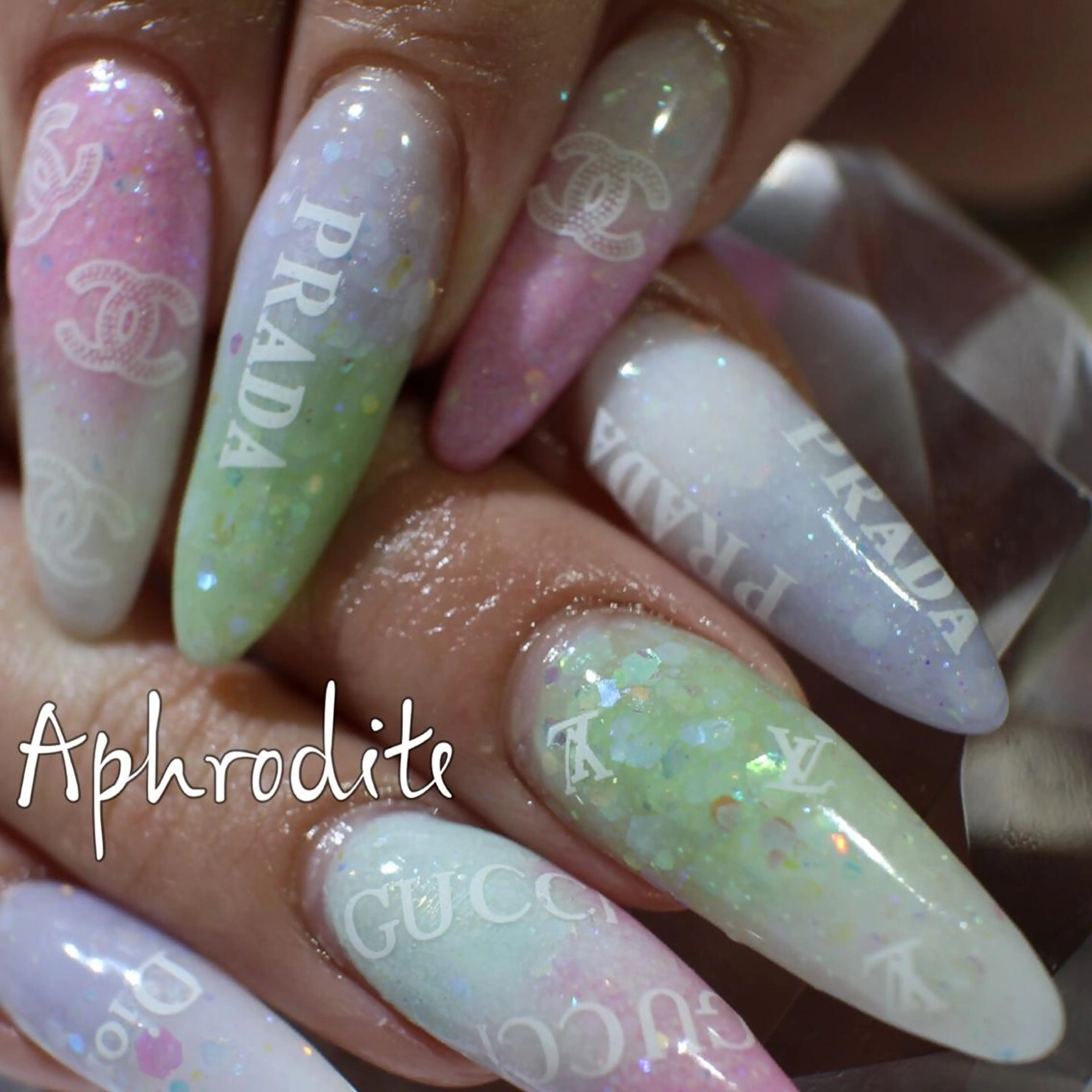ネイル APHRODITE Nagisaのネイルデザイン