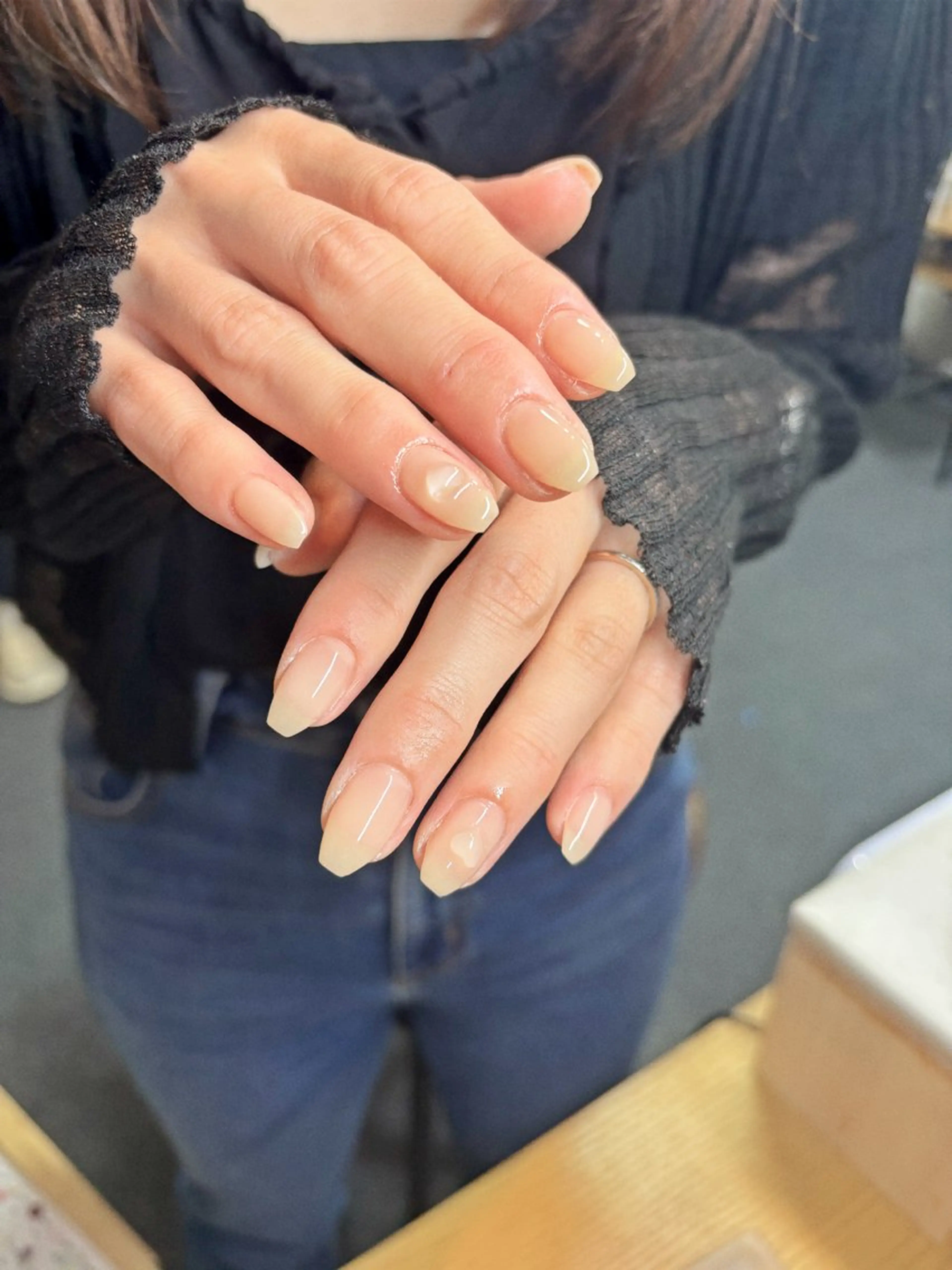 ネイル オフィスネイル ワンカラーネイル シンプルネイル 黄色 ハンドネイル ハンドケア 🎀NAIL🎀 AI🪄︎︎◝✩のネイルデザイン