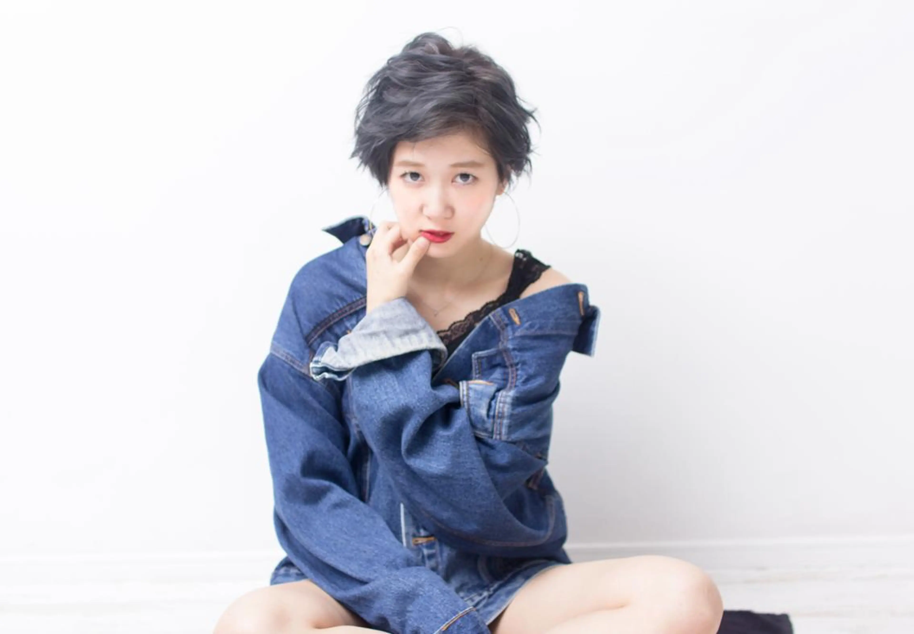 ショート カラー アッシュ ベージュカラー 透明感カラー デザインカラー グレージュ 佐藤 愛美のヘアスタイル