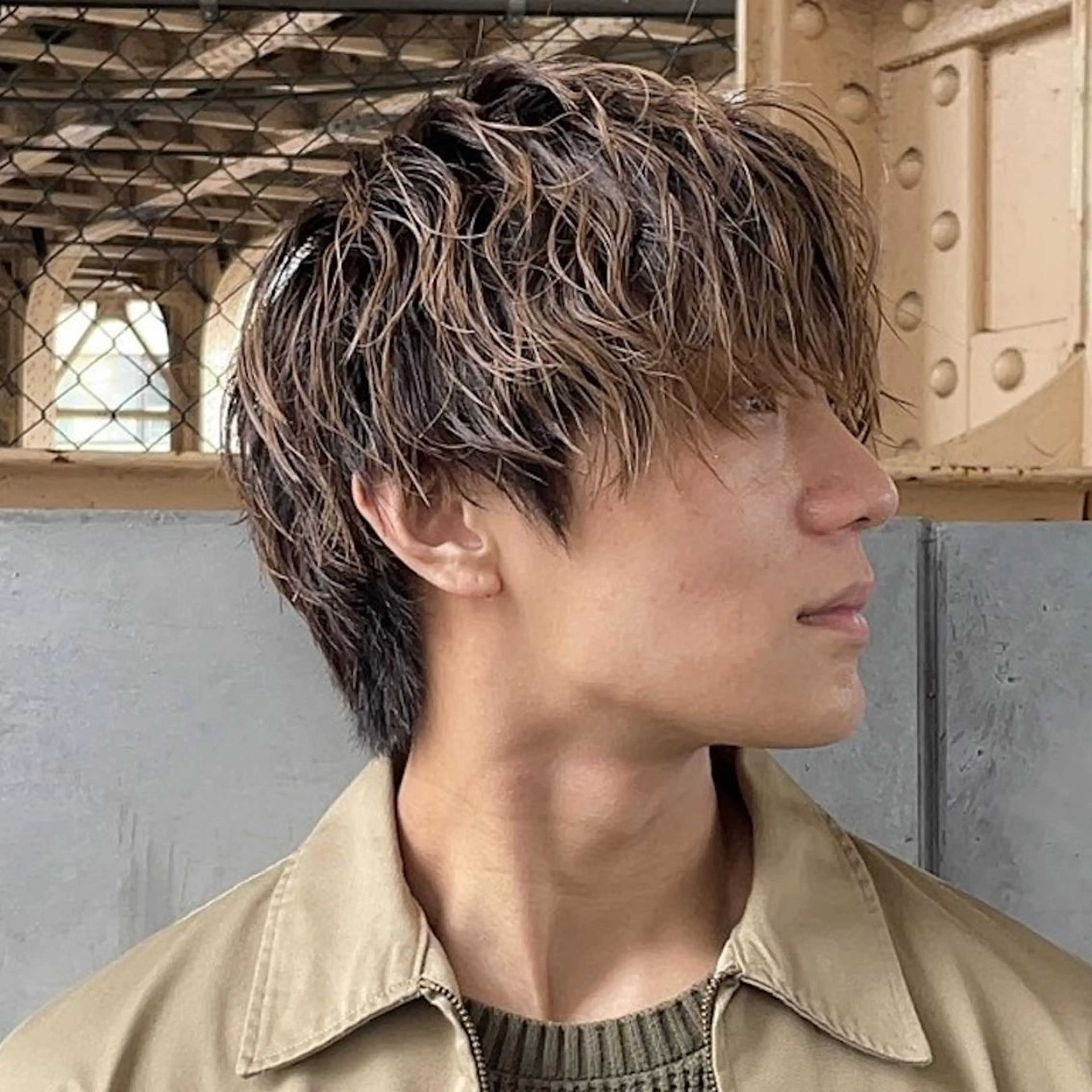 ショート メンズ メンズブリーチ センターパート メンズハイライト メンズインナーカラー メンズ韓国風 カット ヘアカラー ヘッドスパ N° anfeel 渋谷🪞🫧のヘアスタイル