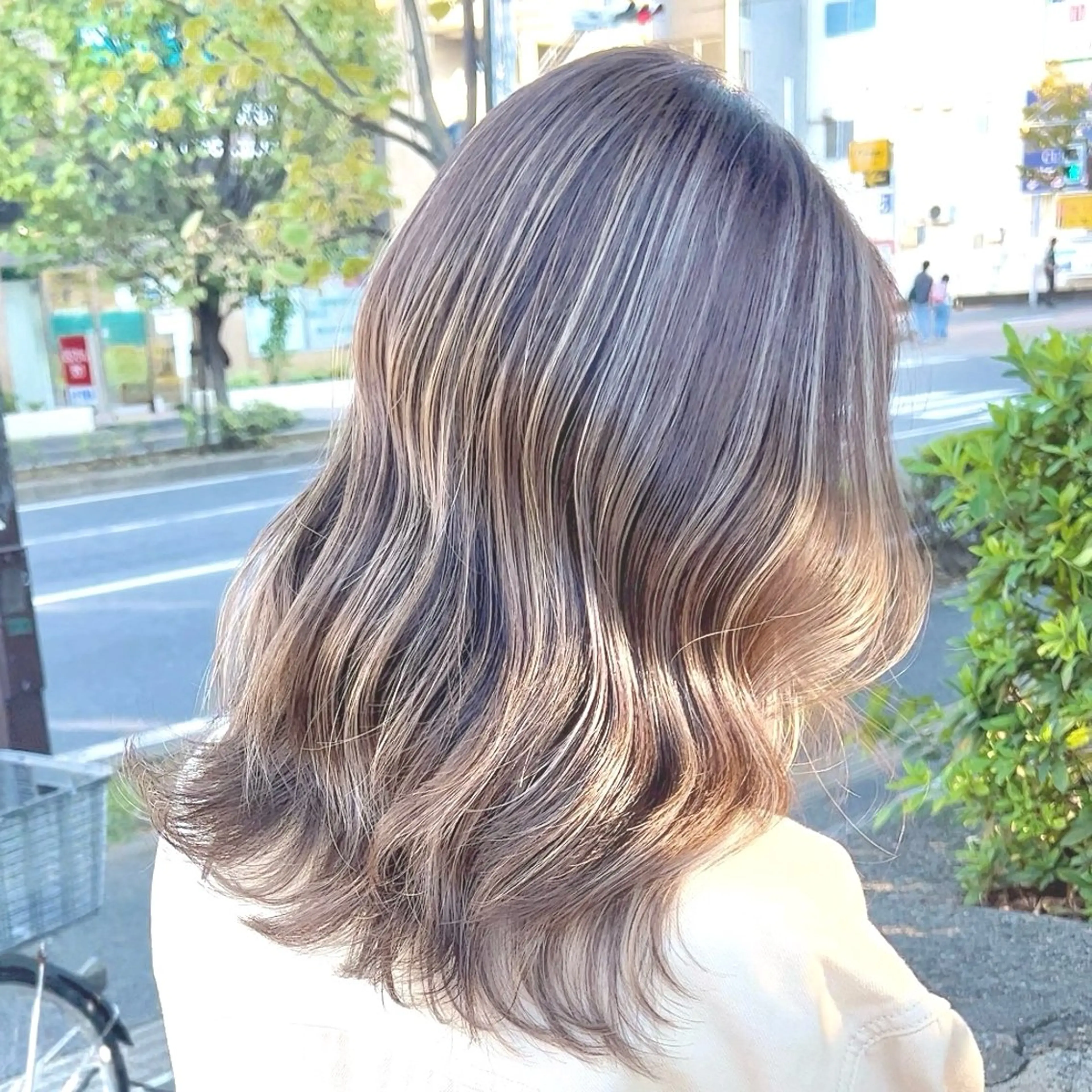 ミディアム カラー ボブ/韓国ボブ/ブリ ーチ/鈴木康平のヘアスタイル