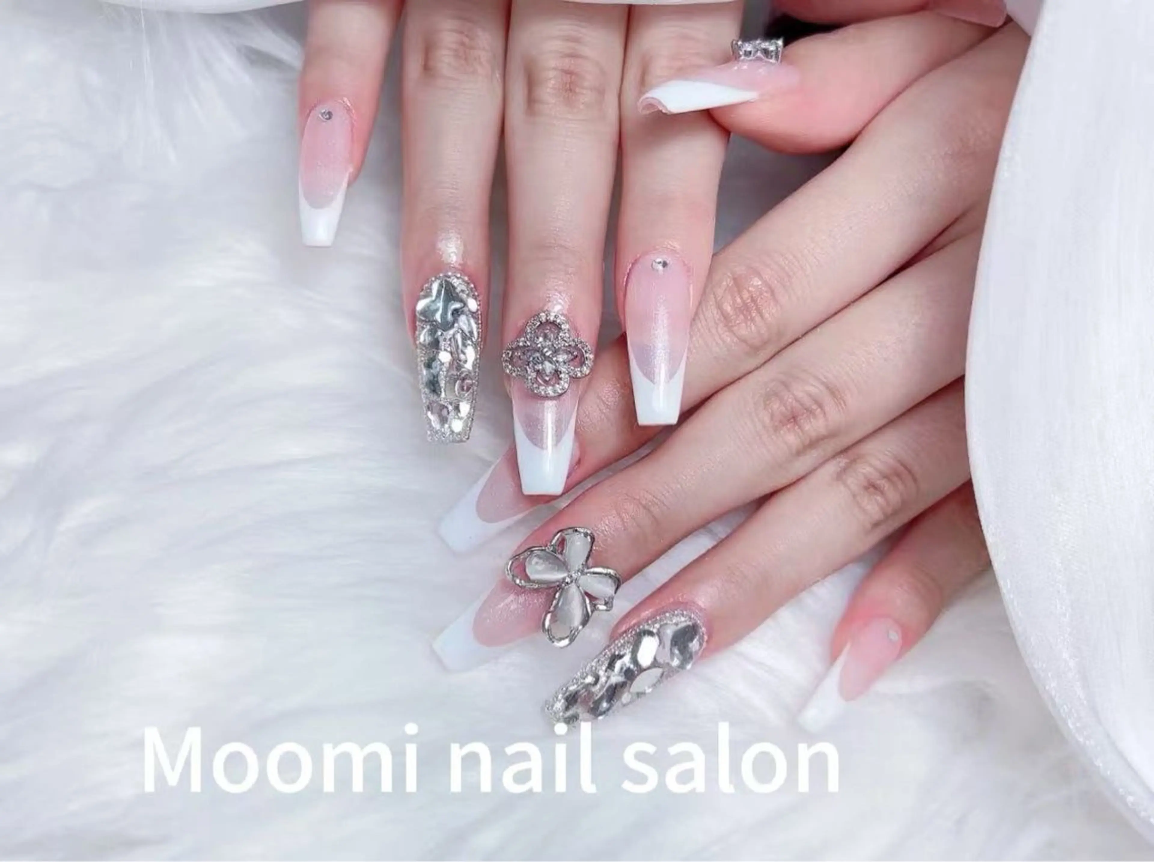 ロング ハンドネイル moomi ゆりのネイルデザイン