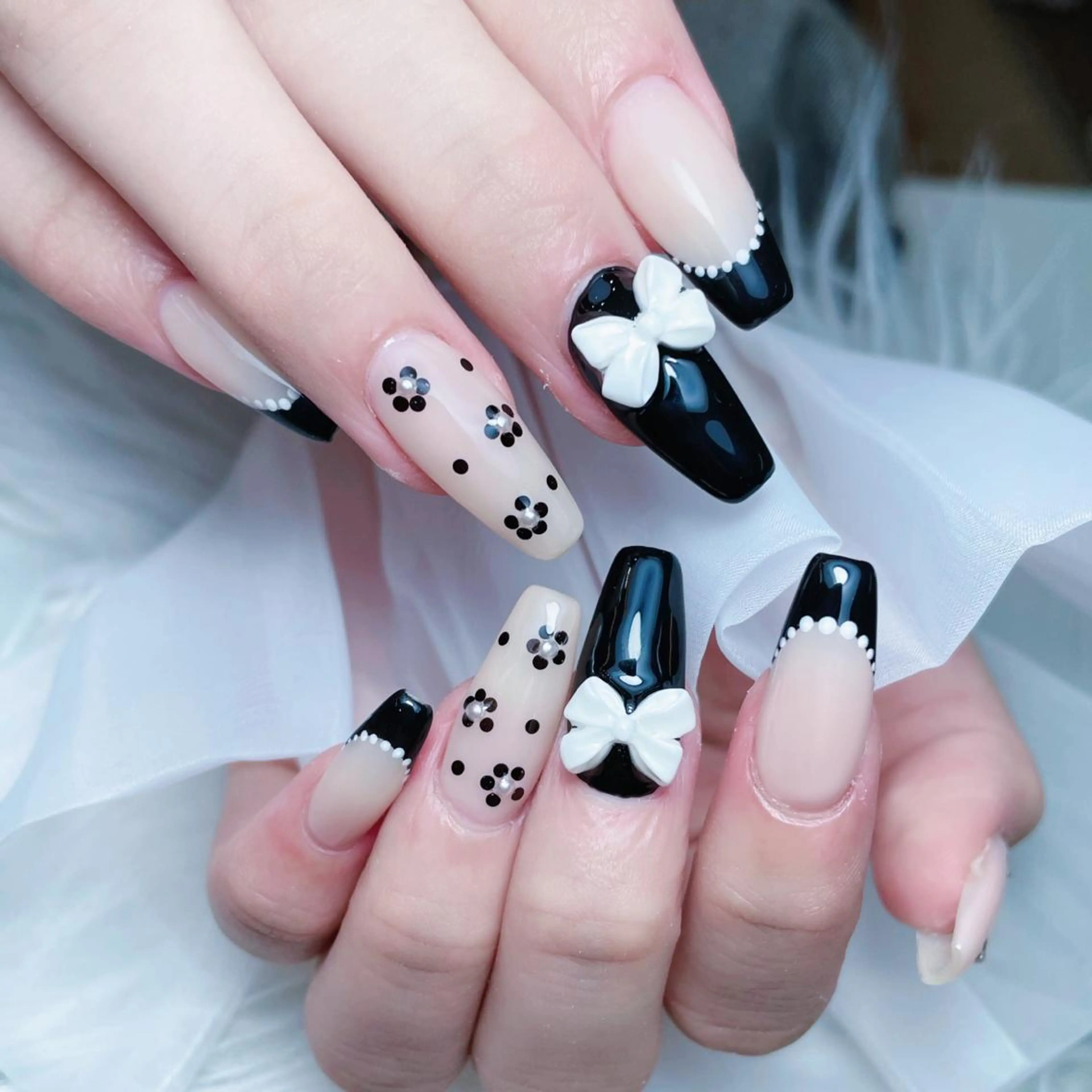 ネイル フレンチネイル ハート 韓国ネイル リボン スカルプネイル ハンドネイル Melody Nail所属・Melody 3D/スカルプ専門店のネイルデザイン