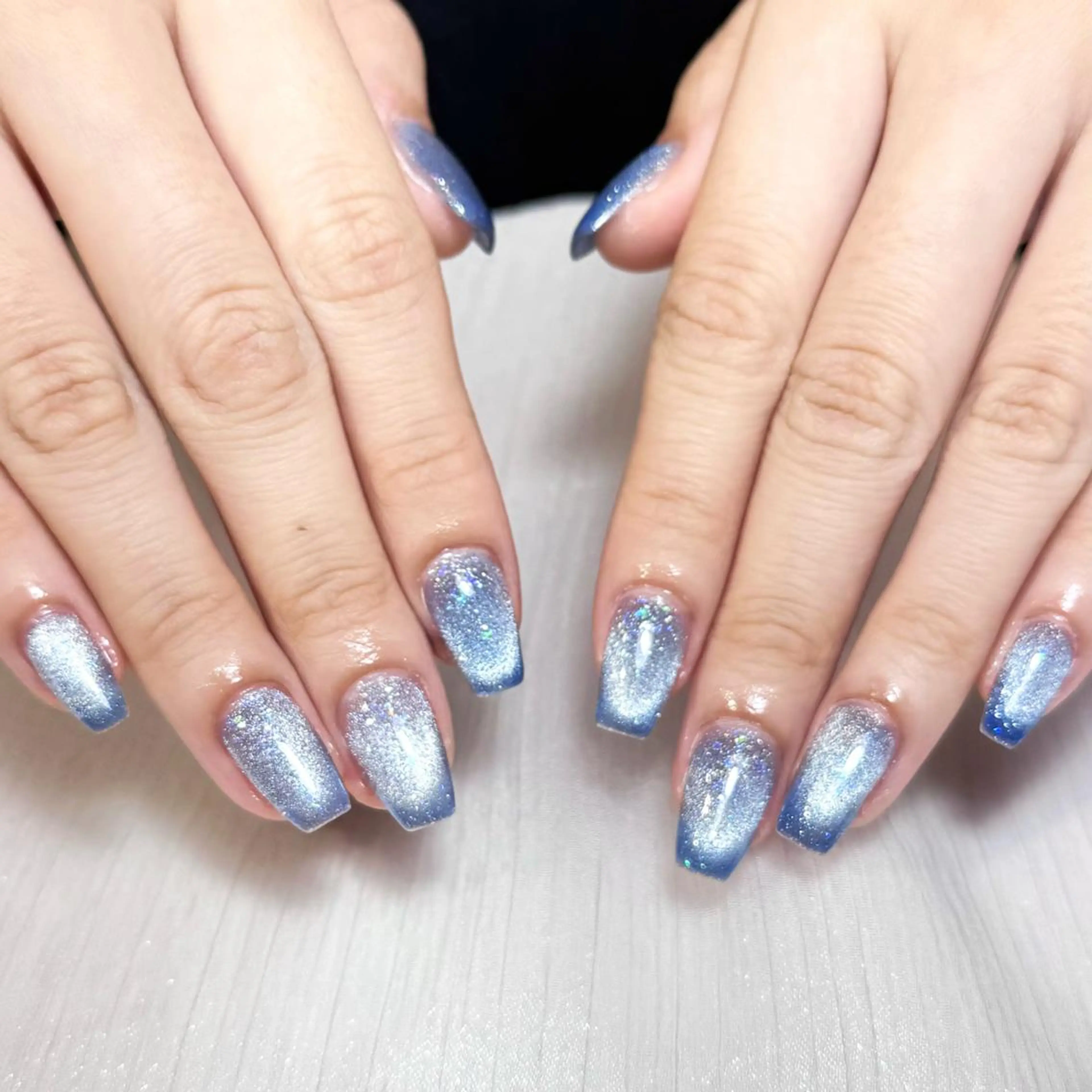 ネイル アートネイル オーロラネイル ガーリー キラキラネイル マグネットネイル ハンドネイル YOYO 💅のネイルデザイン