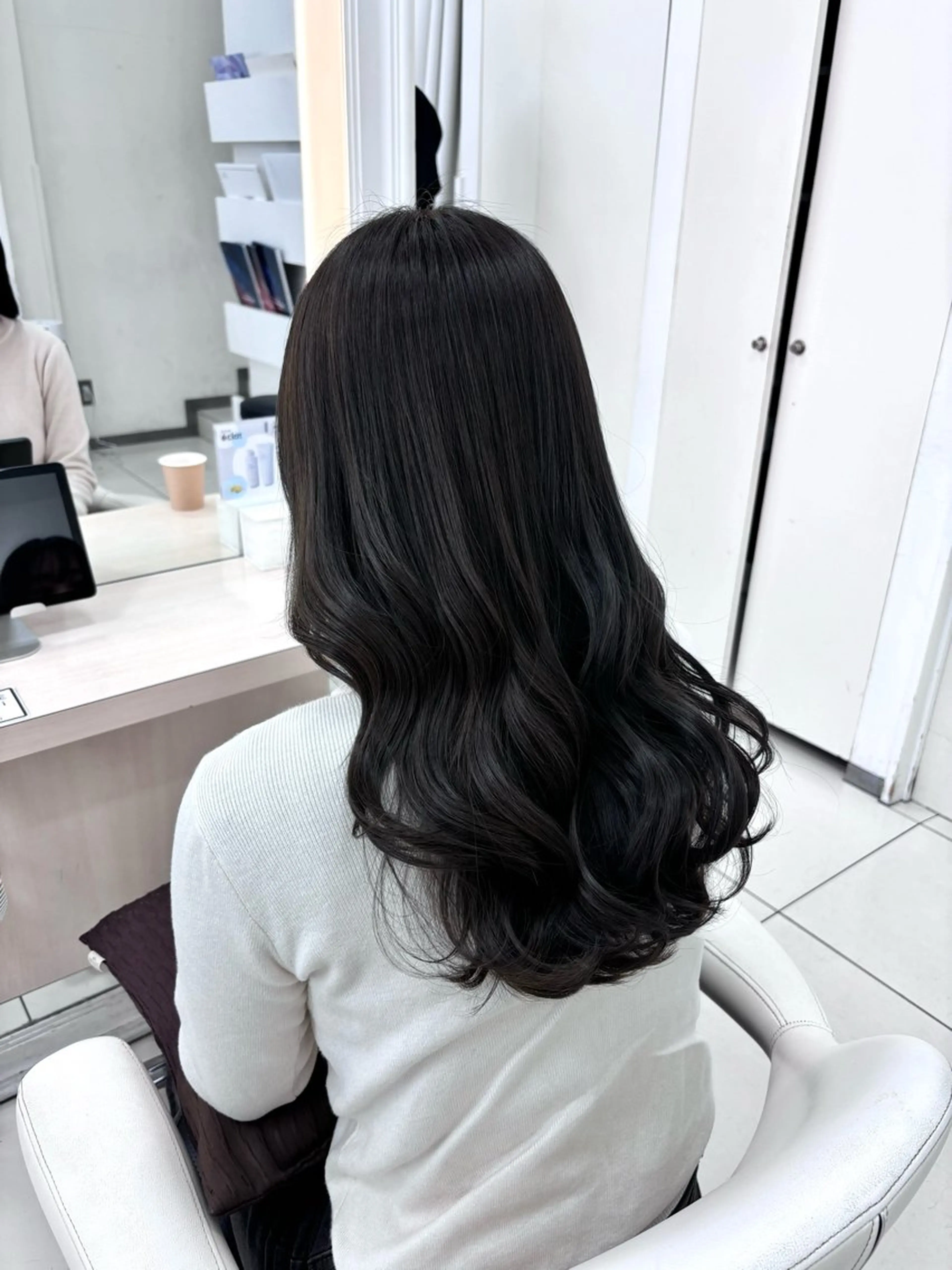 ロング アッシュ アッシュグレー アッシュグレージュ カット ヘアカラー 透明感カラー🫧 aika🐈のヘアスタイル
