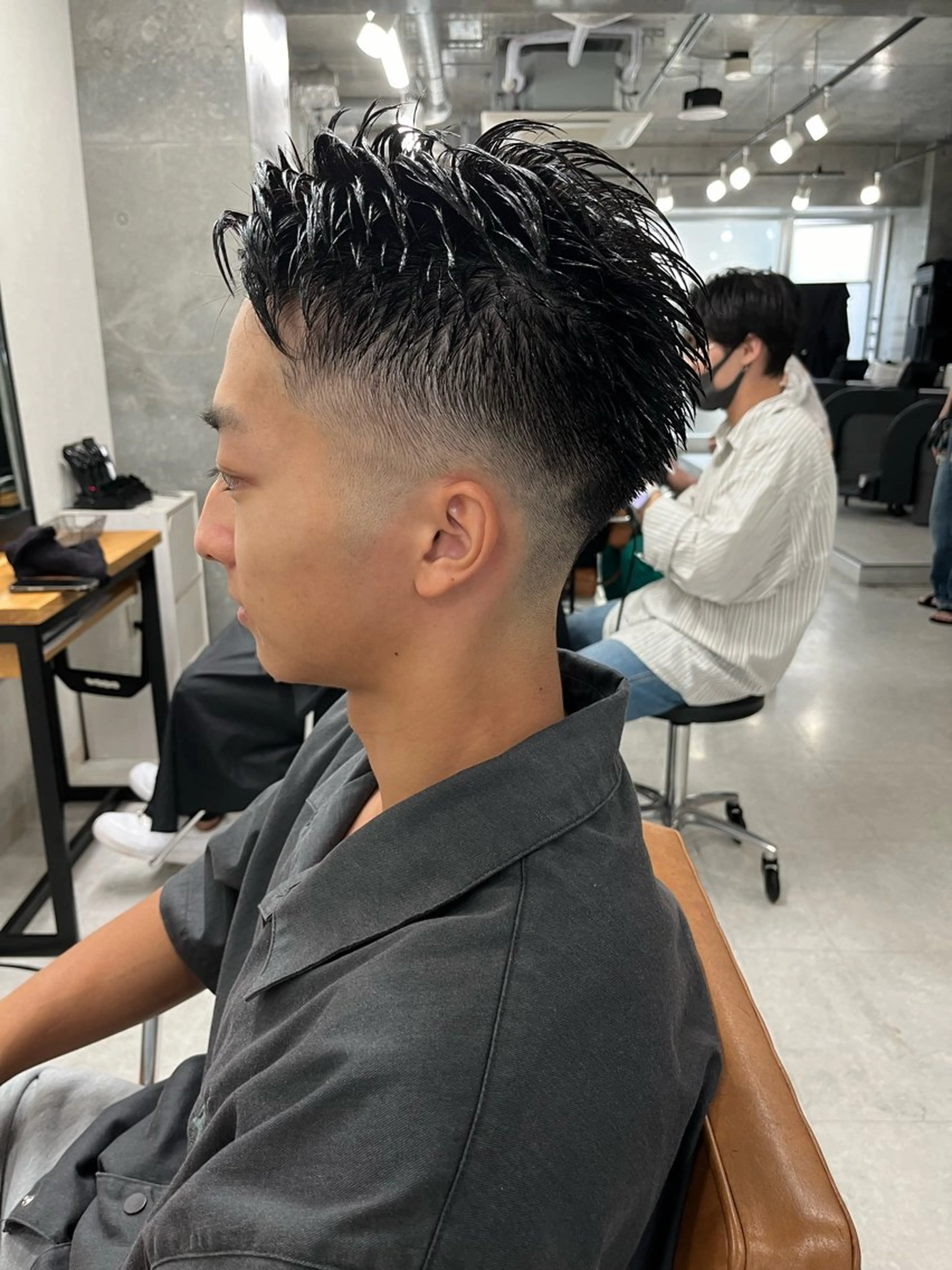 ショート メンズ フェードカット スキンフェード メンズカット メンズパーマヤマザキのヘアスタイル