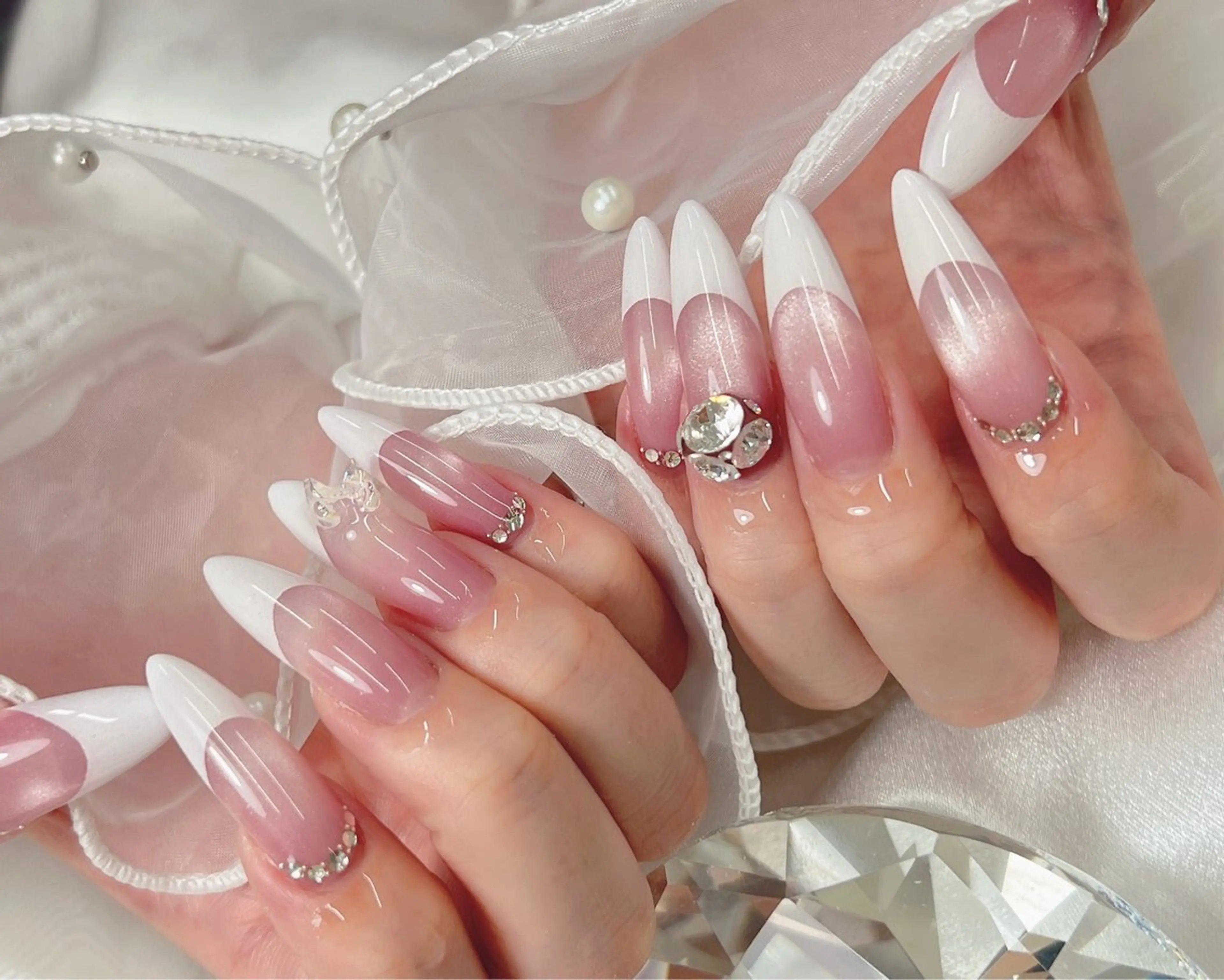 ネイル フレンチネイル マグネットネイル ブライダルネイル ハンドネイル bijou nails所属・bijou nails　蓮のネイルデザイン
