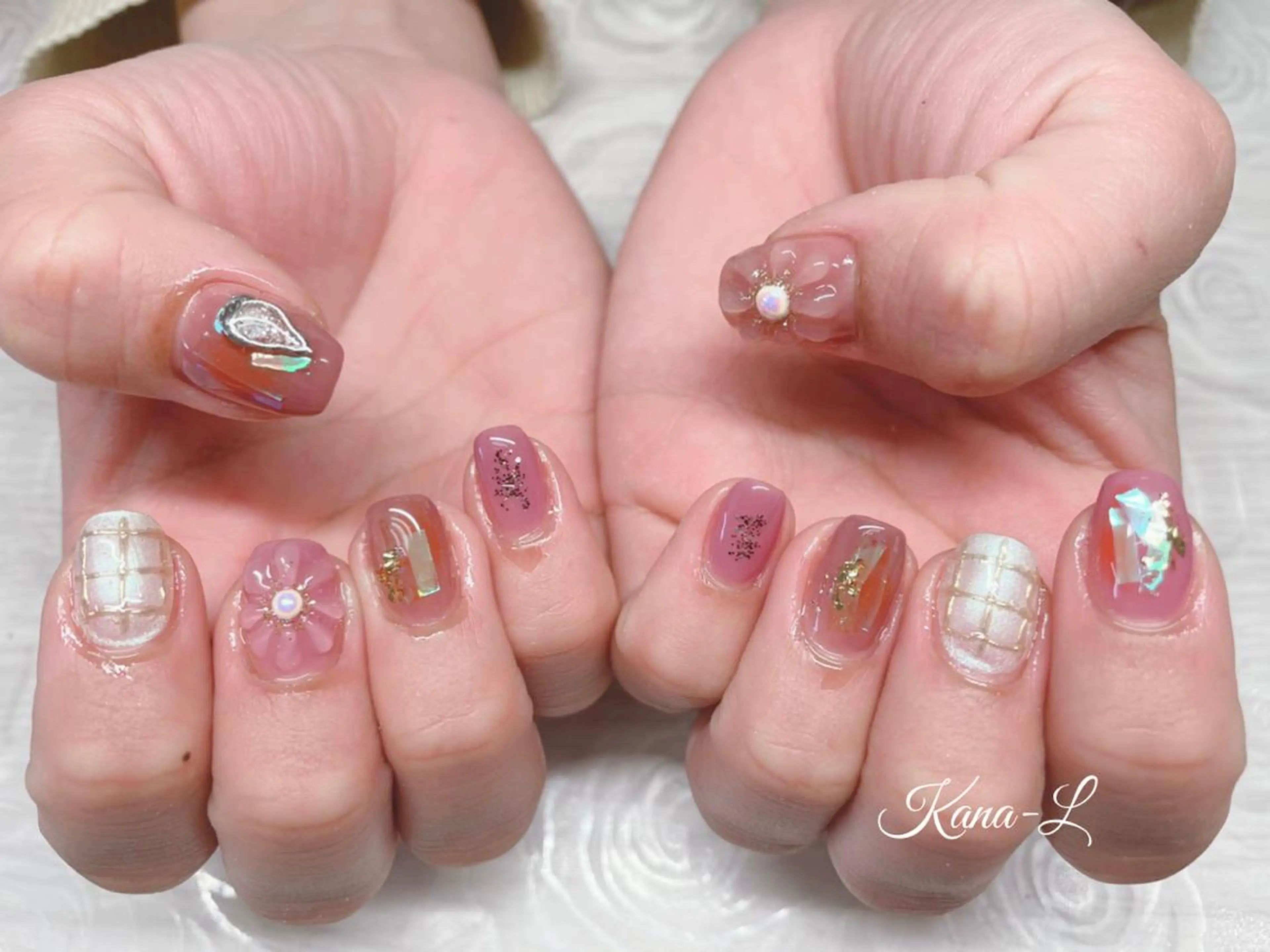 カラー ネイル オーロラネイル フラワーネイル ぷっくりネイル 春ネイル 芦辺 香奈のネイルデザイン