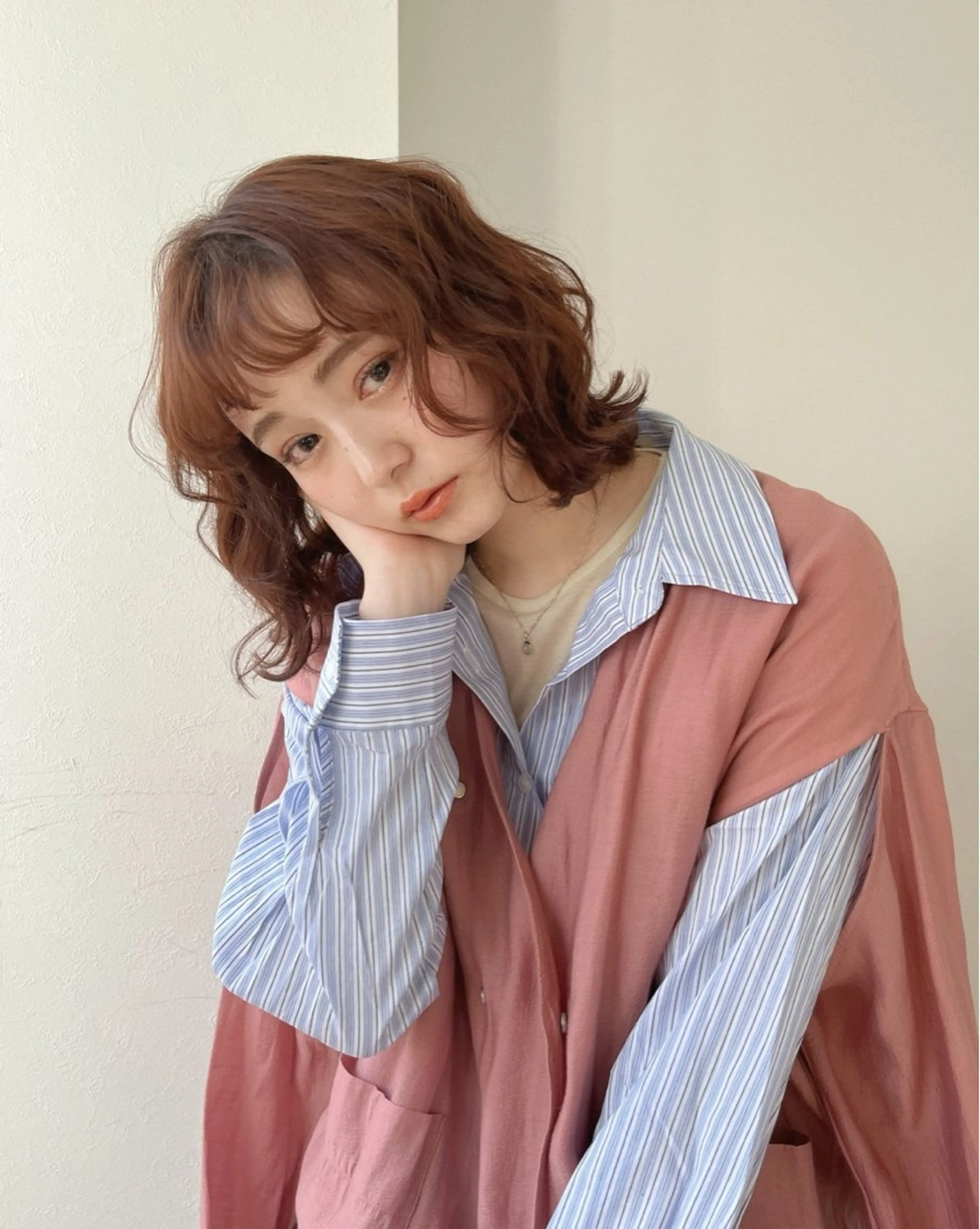ミディアム ボブ オン眉 カット ヘアカラー トリートメント 義本 風佳のヘアスタイル