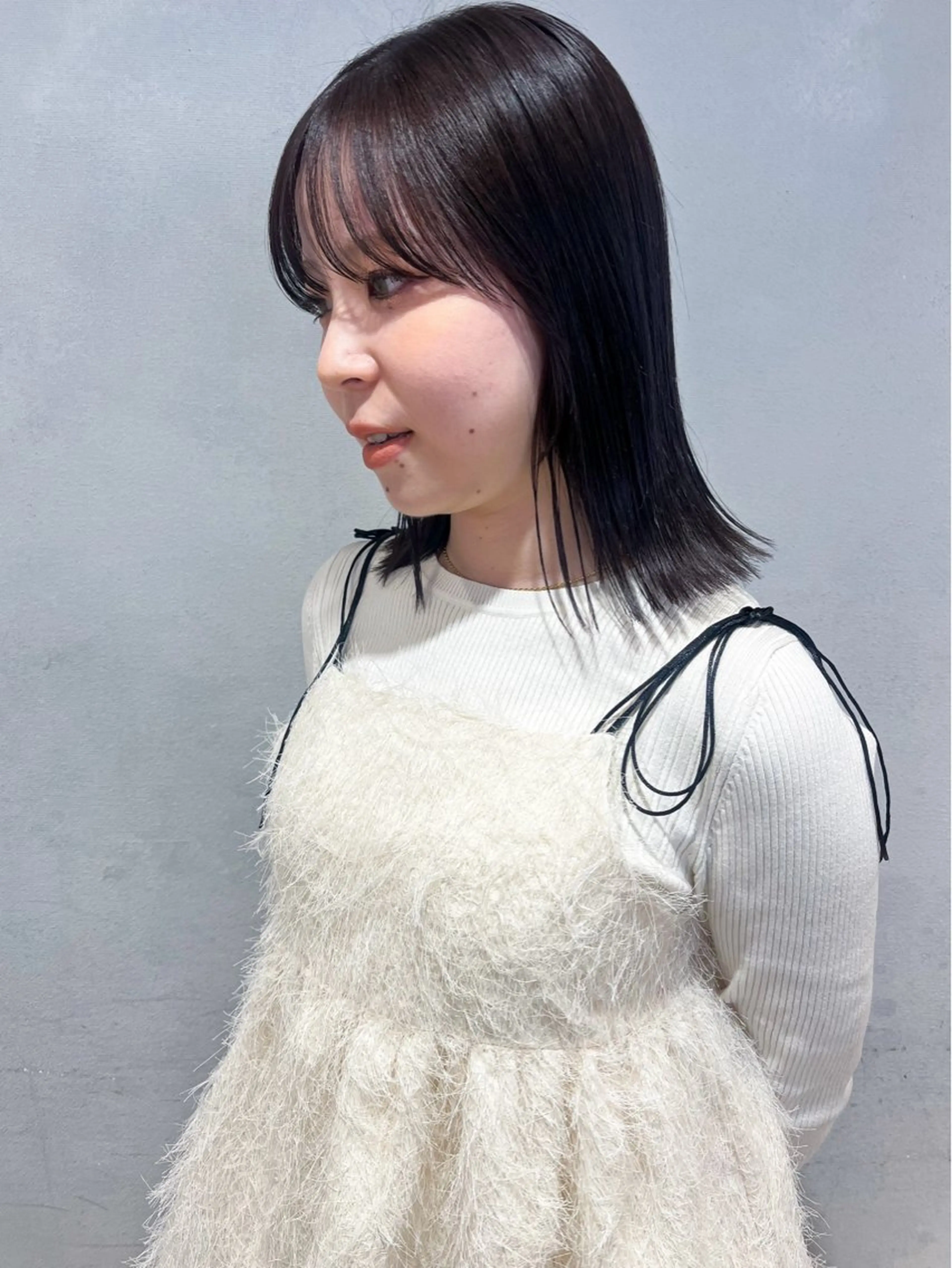 ミディアム カラー ヘアカラー トリートメント 切りっぱなしボブ 艶カラー🌷江梨🍎のヘアスタイル