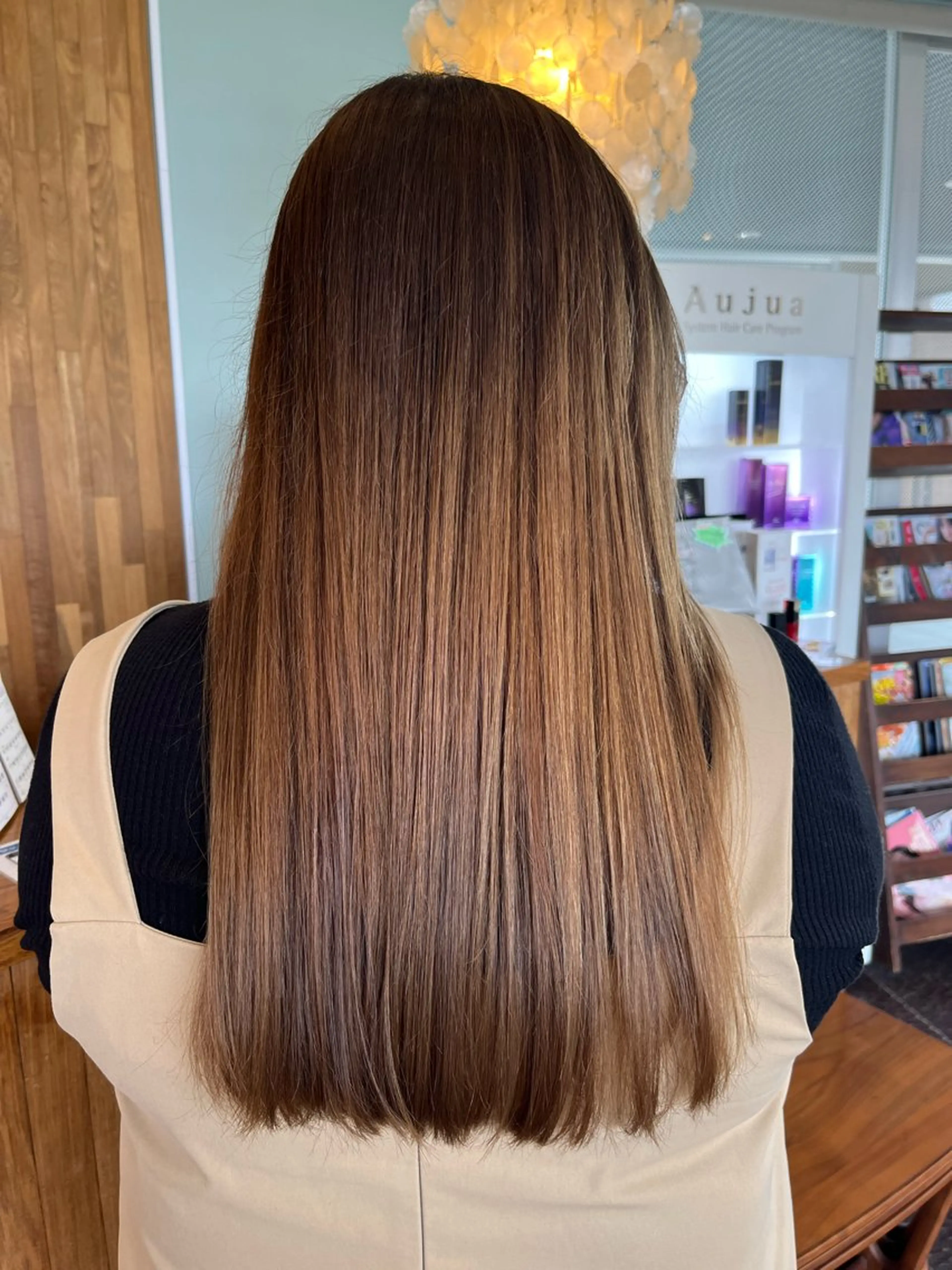 ロング カット 長南 やよいのヘアスタイル