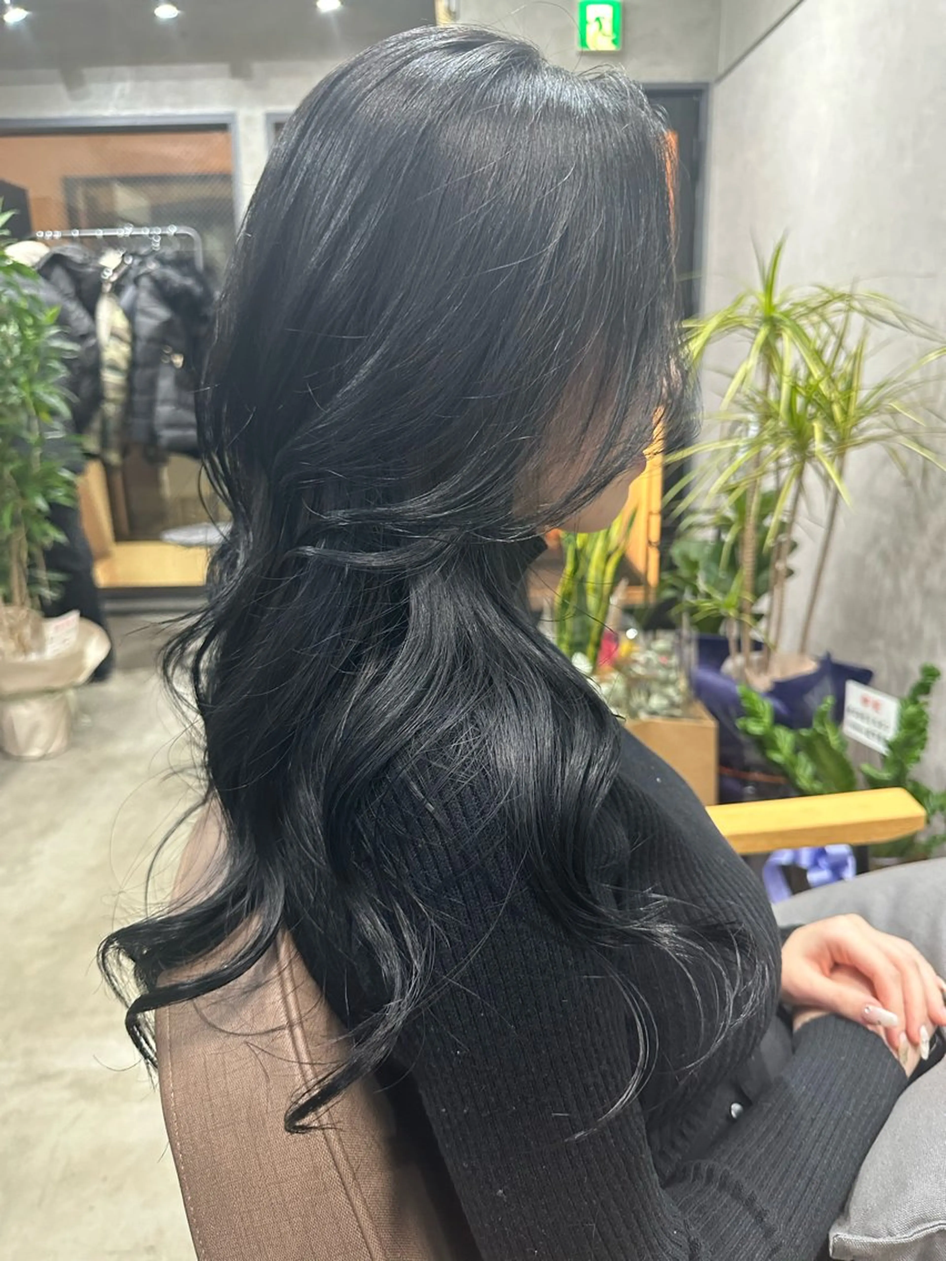 ロング カラー グレージュ AIRI layer cut hairのヘアスタイル