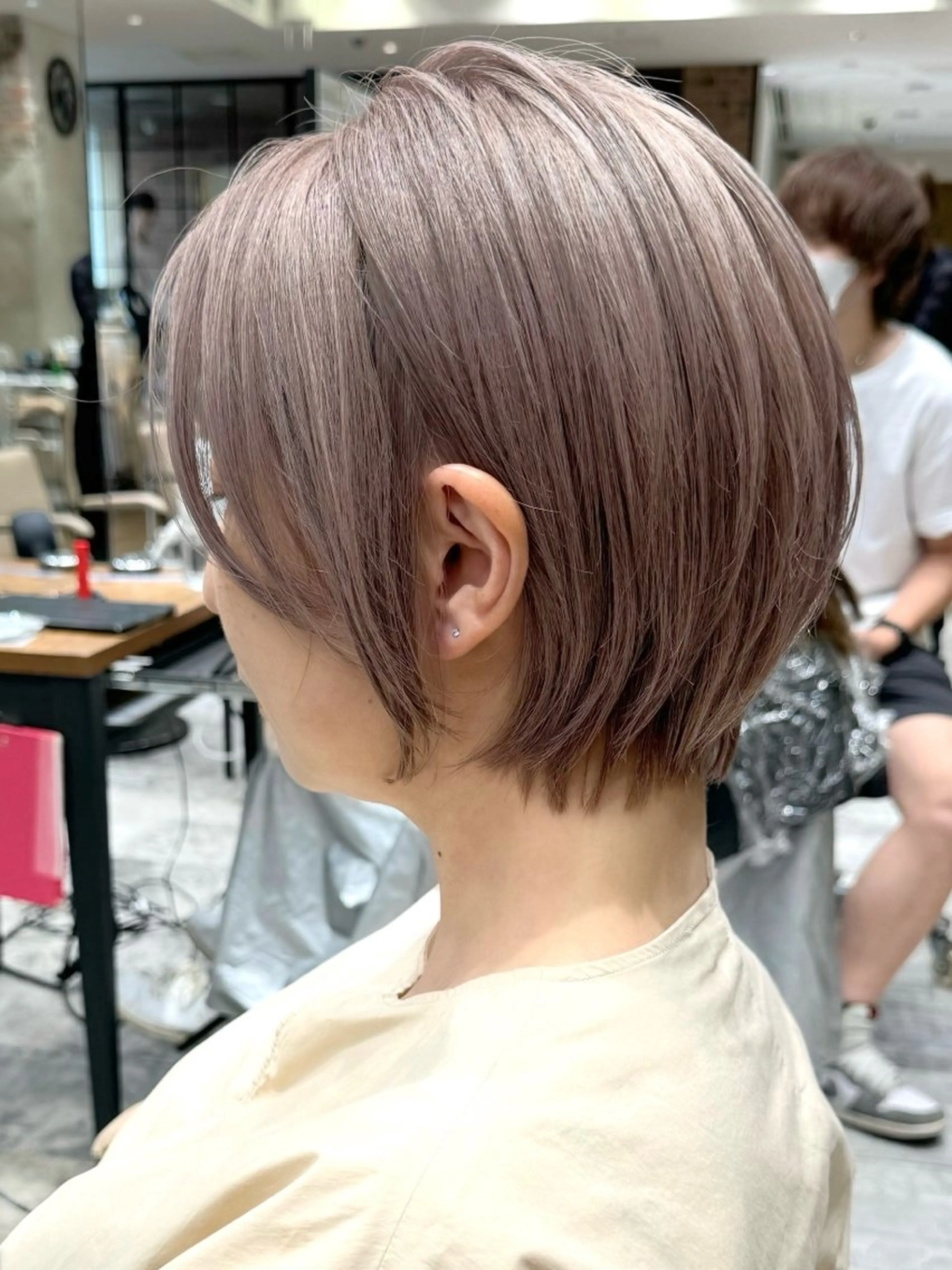 ショート カラー カット ヘアカラー トリートメント 💍新宿ショート 💍岩田莉奈のヘアスタイル