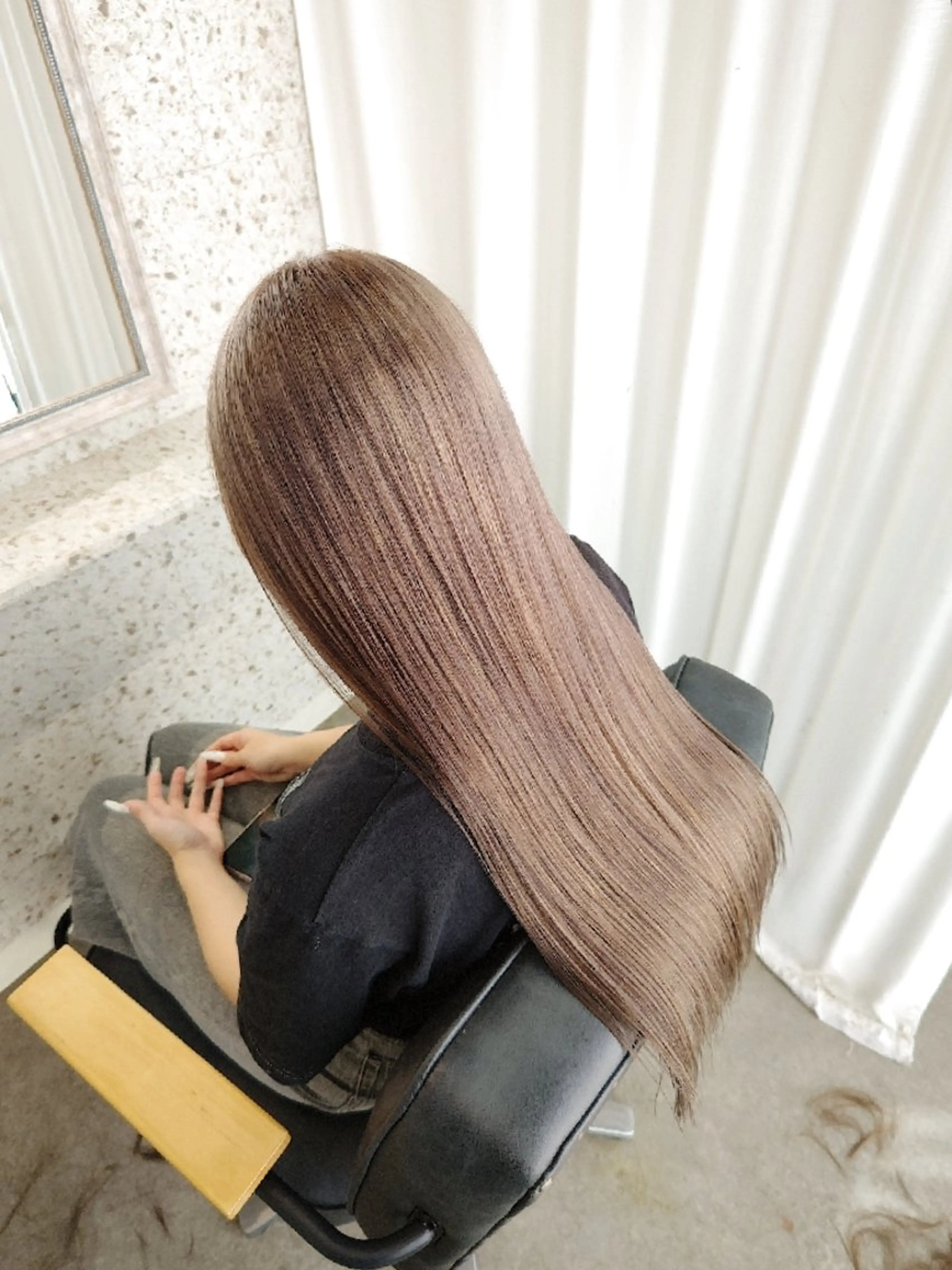 ロング カラー ベージュカラー ブリーチ ケアブリーチ ミルクティーベージュ カット ヘアカラー トリートメント lani hair salon所属・髪質改善.縮毛矯正 ×韓国ヘアyukiのヘアスタイル