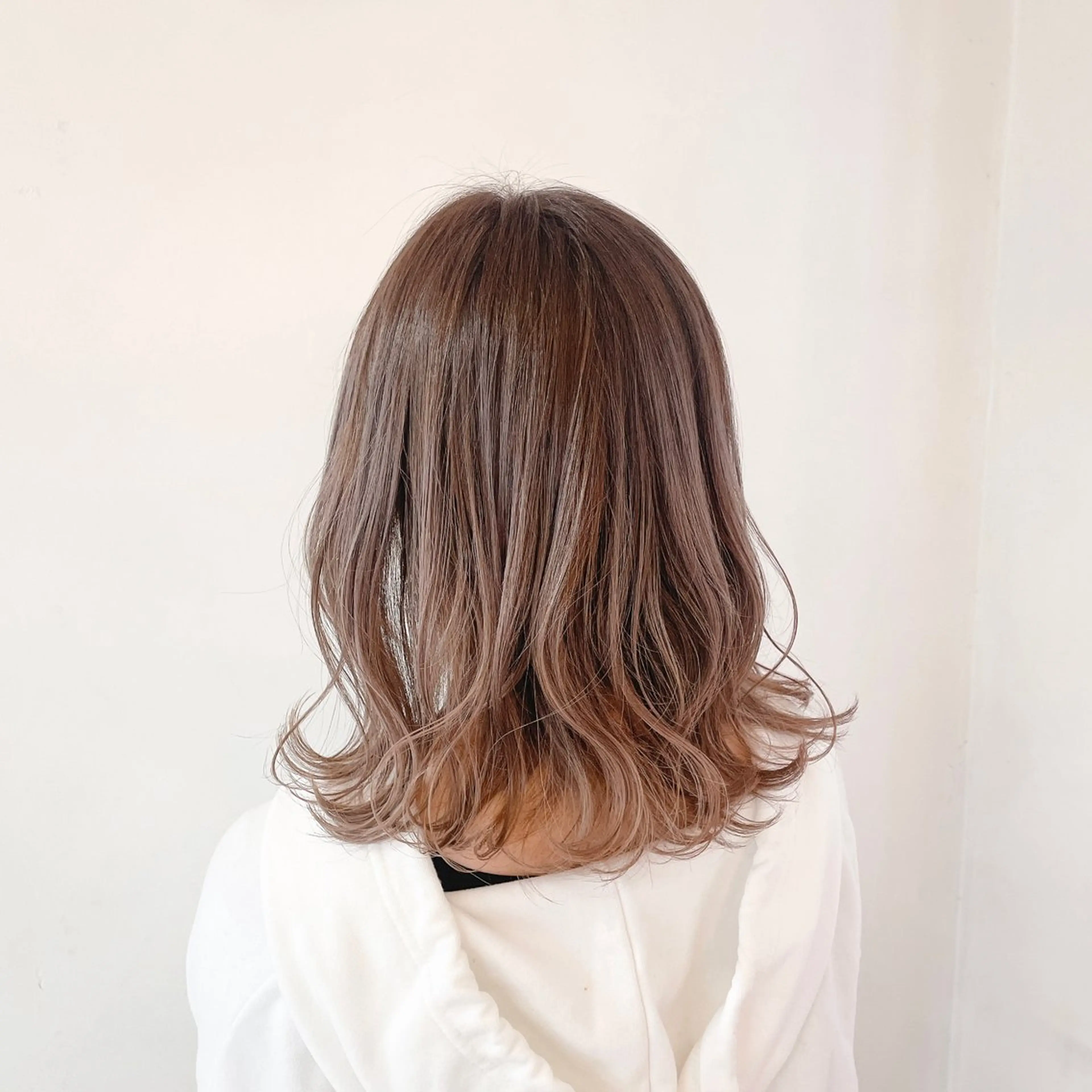 ミディアム カラー バレイヤージュ ブリーチ ケアブリーチ ダブルカラー イヤリングカラー ヘアカラー トリートメント Lilith 【リリス】のその他イメージ