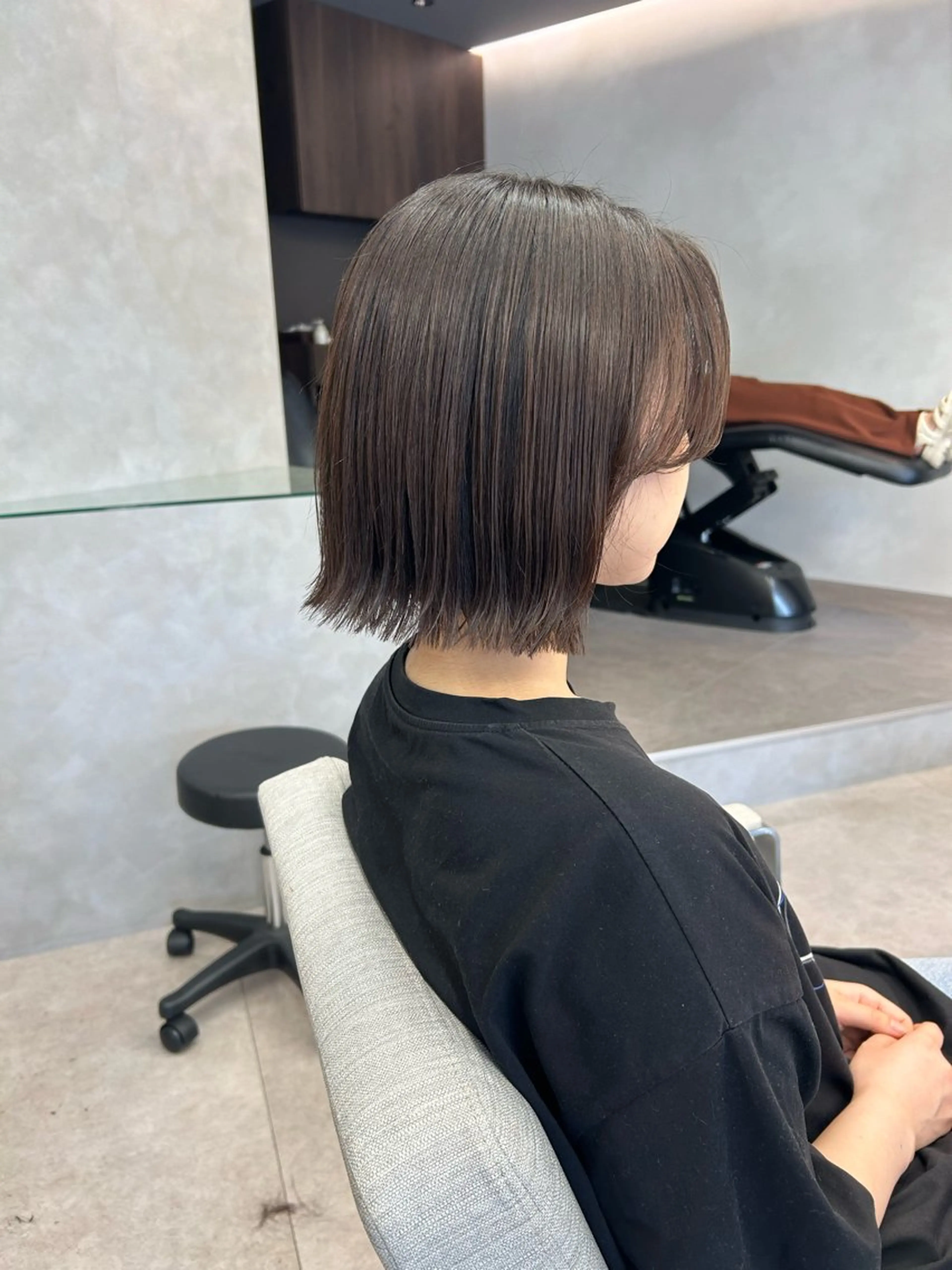 ミディアム ルネ所属・切りっぱなしボブ グレージュ/福田梢のヘアスタイル