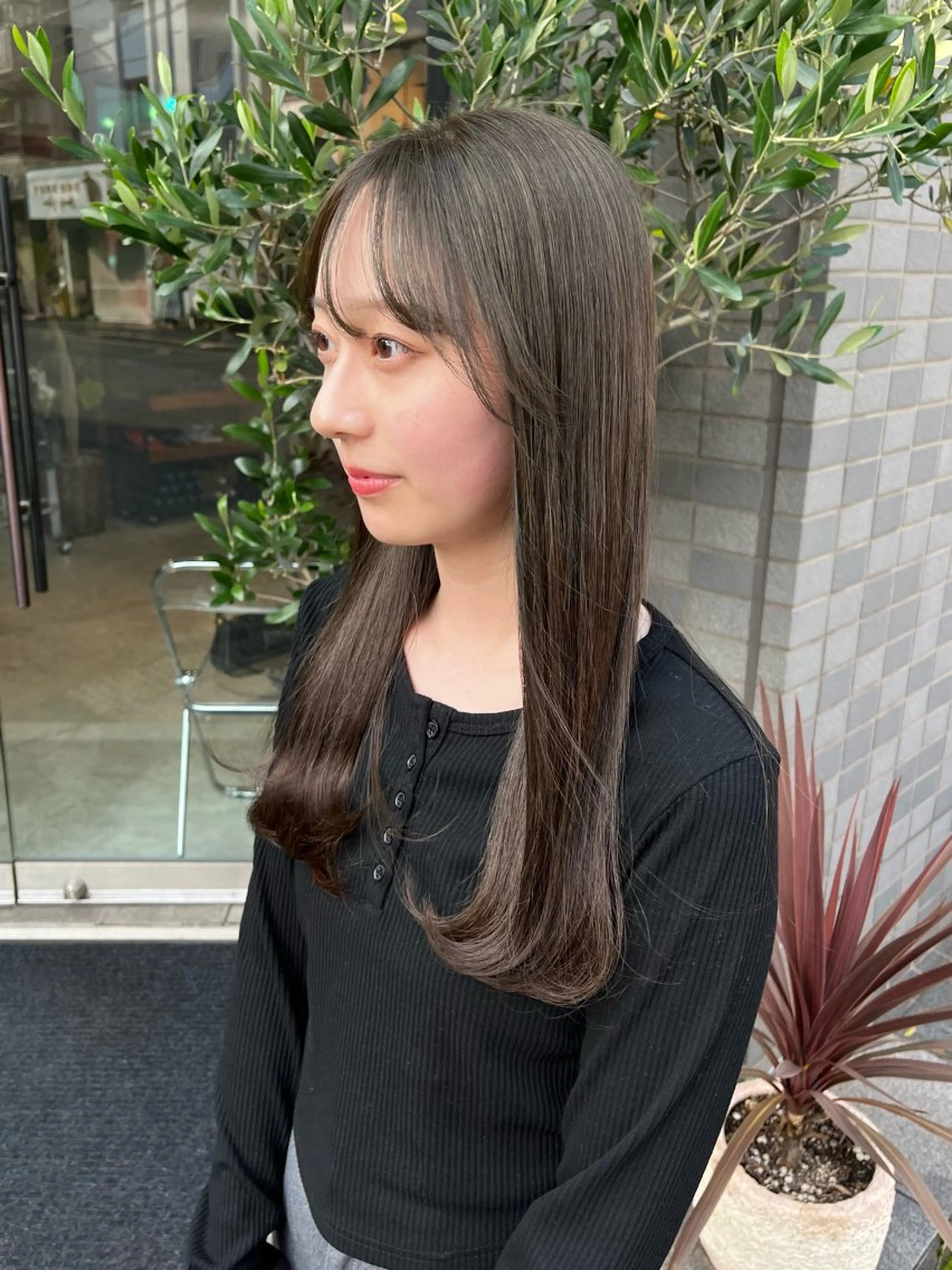 セミロング ヘアカラー トリートメント (𝐡)𝐰𝐢𝐦 𝐲𝐮𝐧𝐚のヘアスタイル
