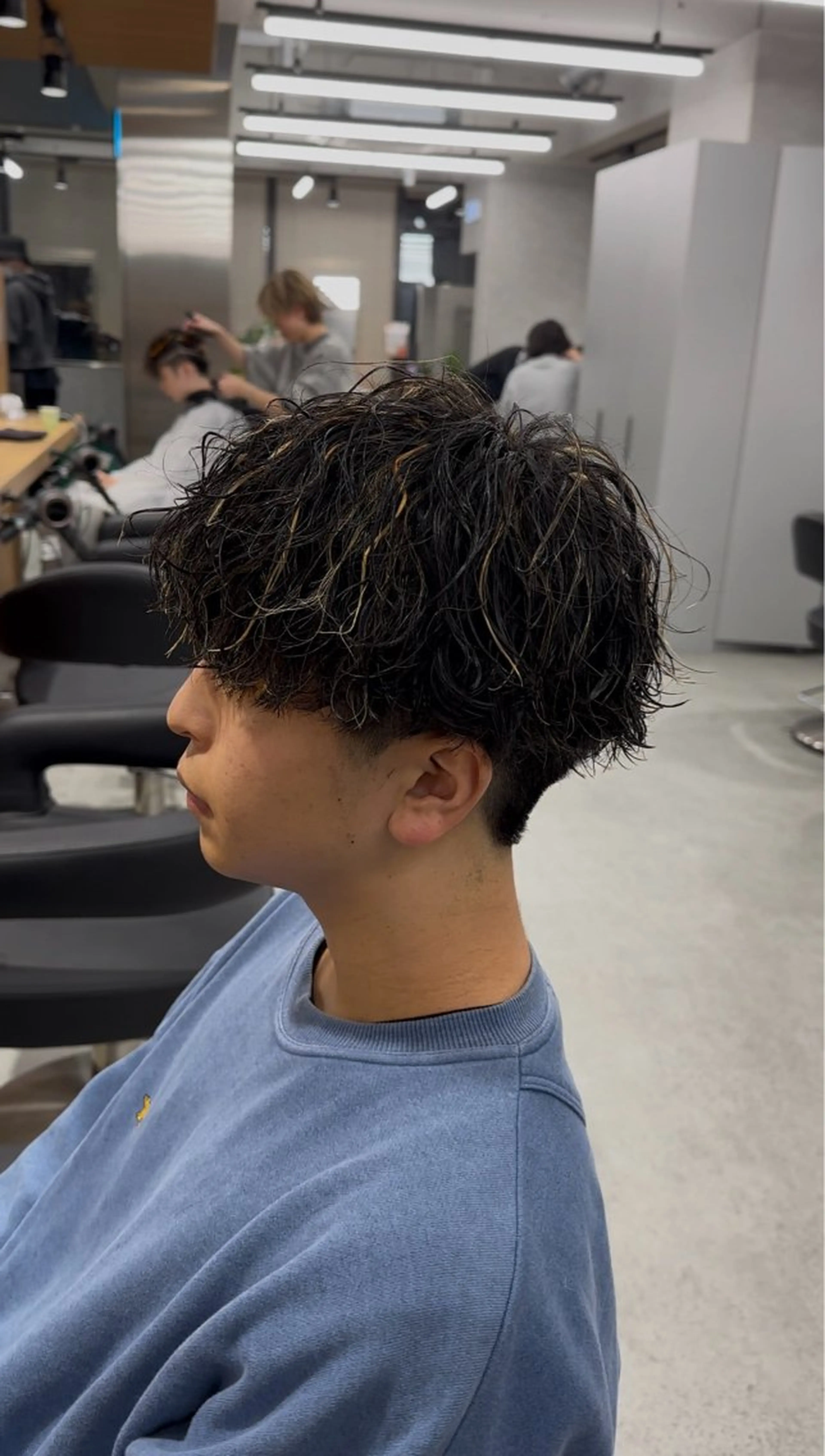 カラー パーマ メンズ メンズハイライト メンズパーマ 波巻きパーマ ハイライトカラー カット ヘアカラー パーマ トリートメント ヘッドスパ ヘアセット 🔥 メンズ 特化🔥RAIのヘアスタイル