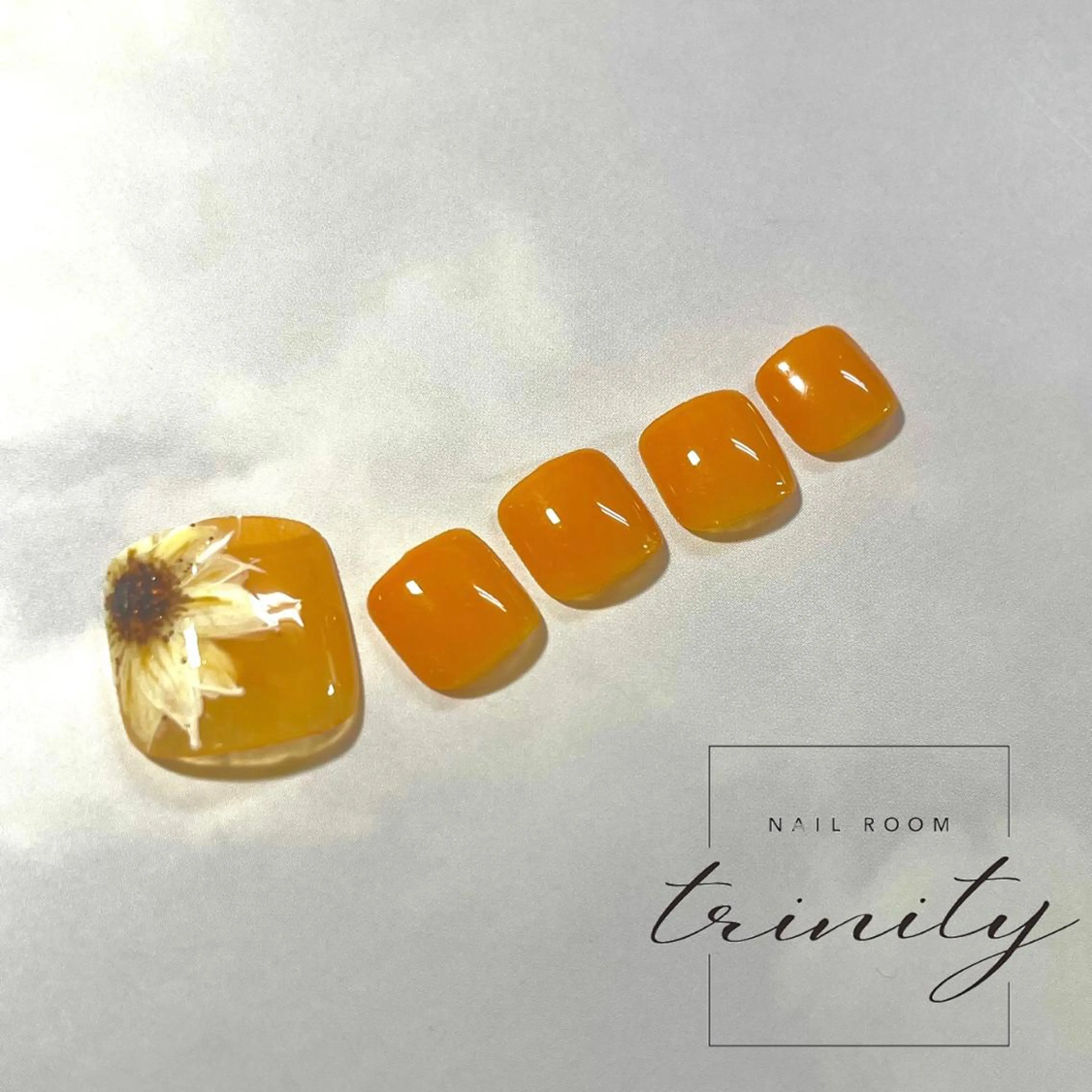 ネイル フットネイル Trinity staffのネイルデザイン