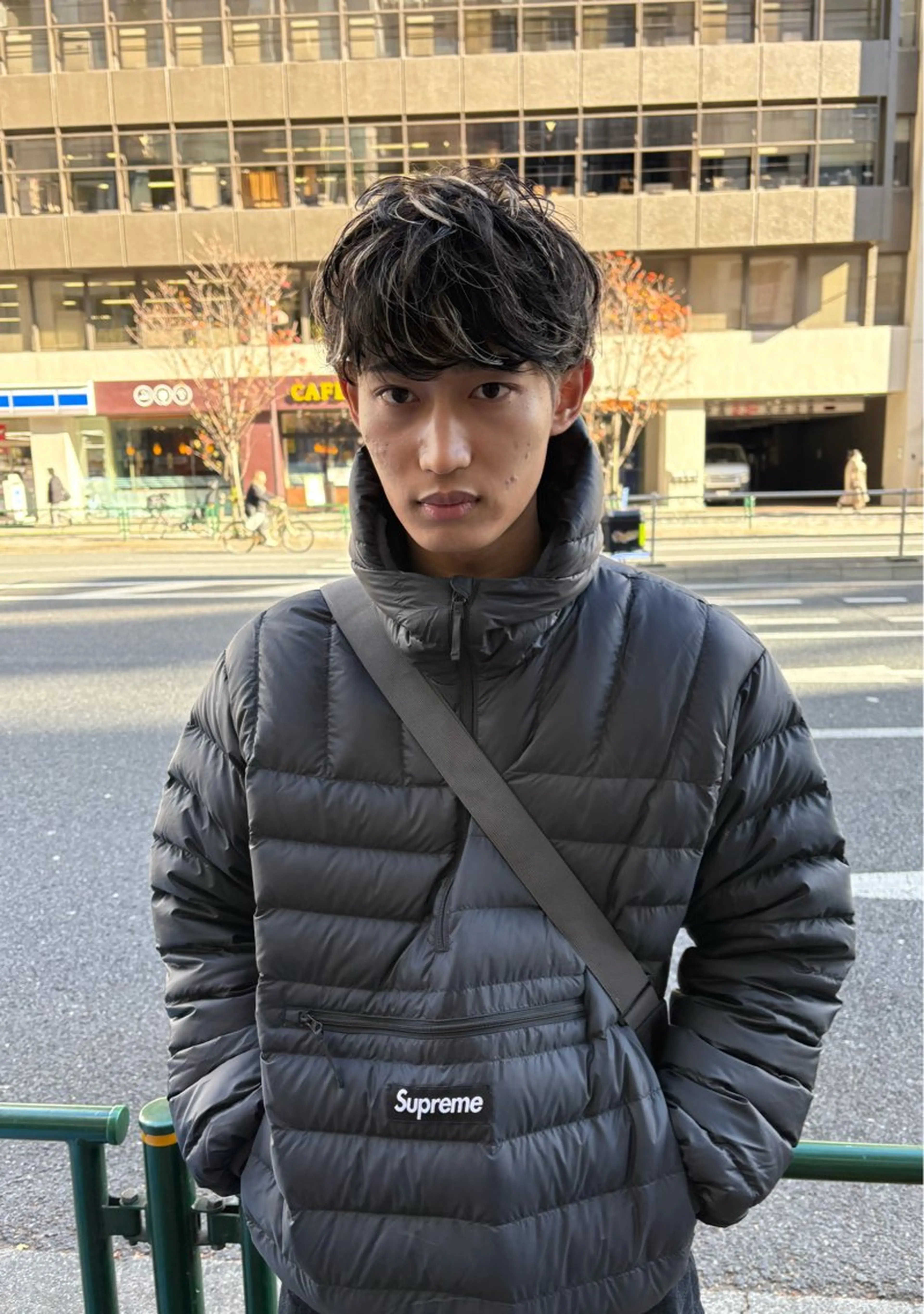 ショート カラー パーマ メンズ メンズブリーチ フェザーパーマ メンズハイライト メンズインナーカラー メンズパーマ カット charme所属・💈メンズ特化 /伊藤大輝💈のヘアスタイル