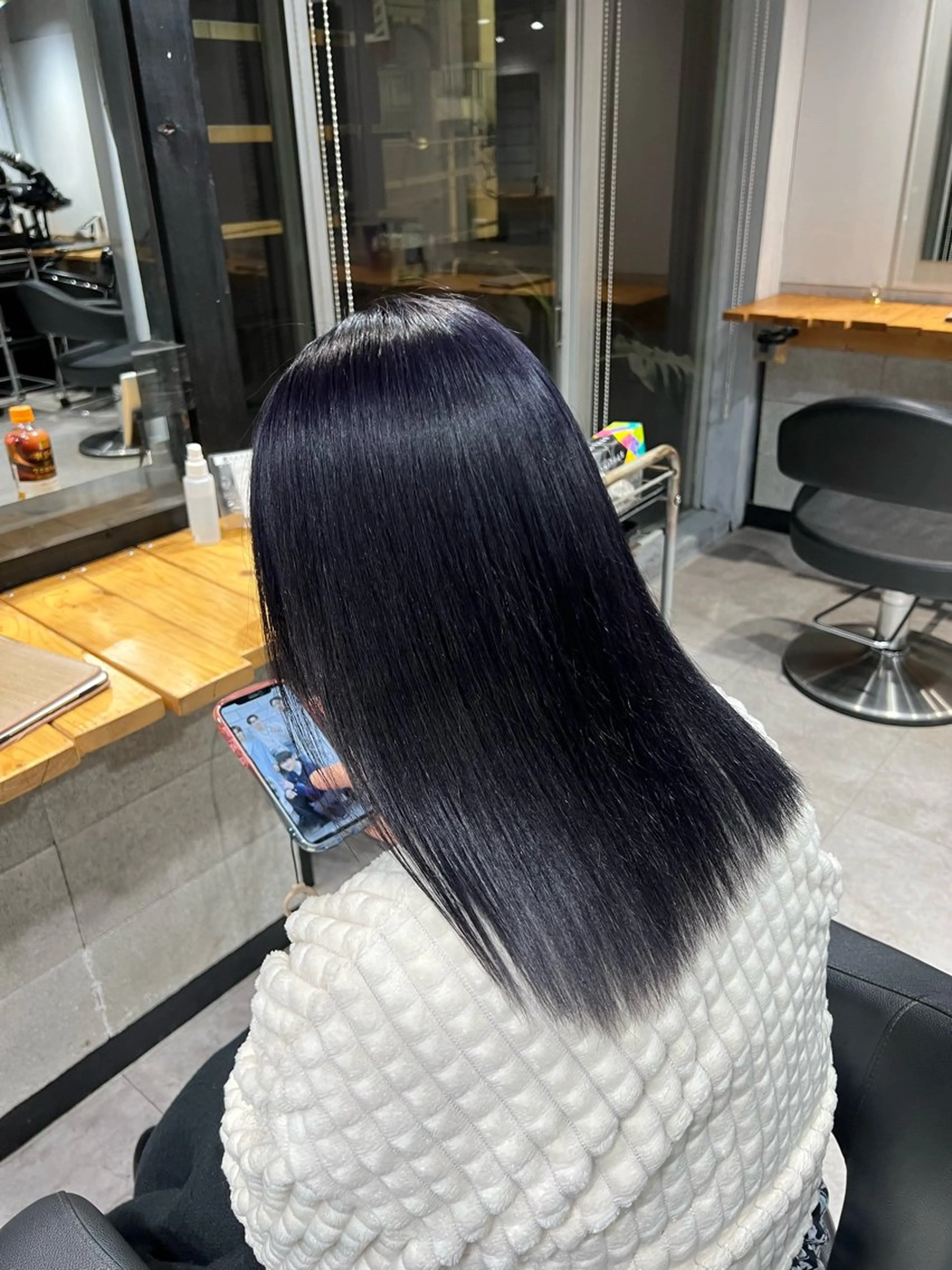 ミディアム カラー ブリーチ ラベンダーカラー ラベンダーグレー ヘアカラー トリートメント NANAMI🩵可愛 さ大人っぽさ韓国ヘアのヘアスタイル