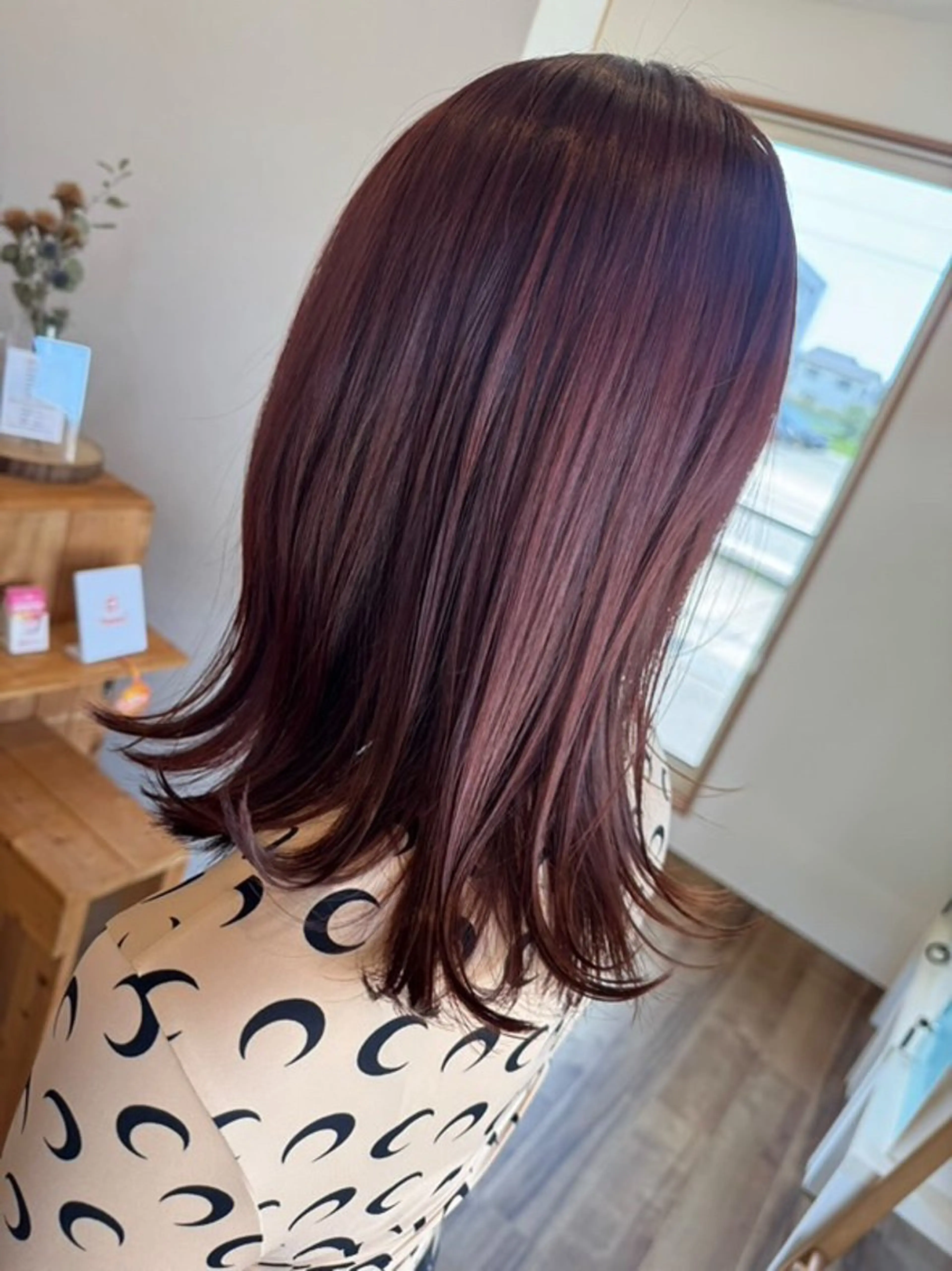 セミロング ヘアカラー タガミ リンカのヘアスタイル