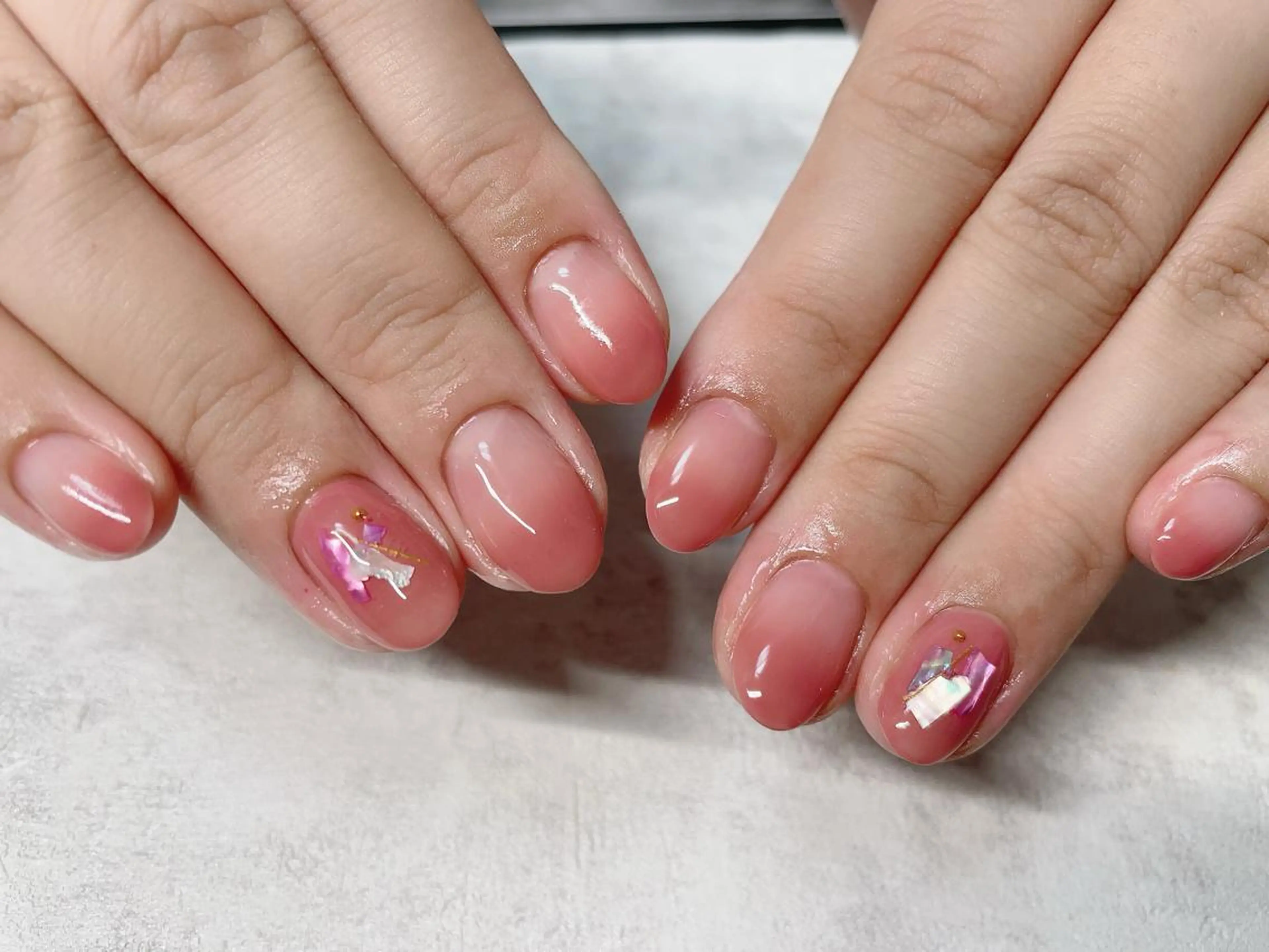 ネイル アートネイル フットネイル グラデーション キラキラネイル ニュアンスネイル nail happiness.のネイルデザイン