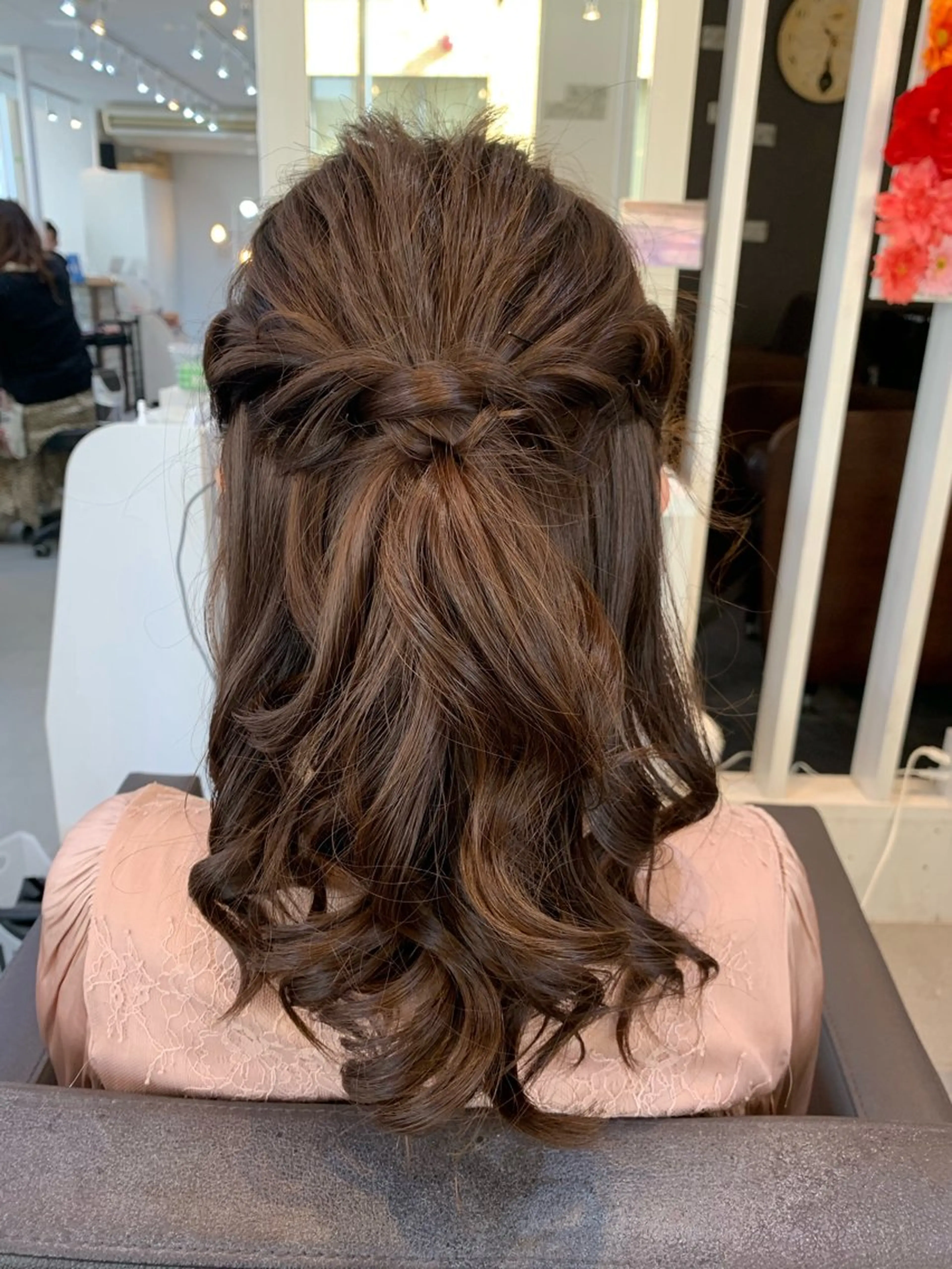 ヘアアレンジ 坪井咲姫/ベージュ カラー/暖色カラーのヘアスタイル