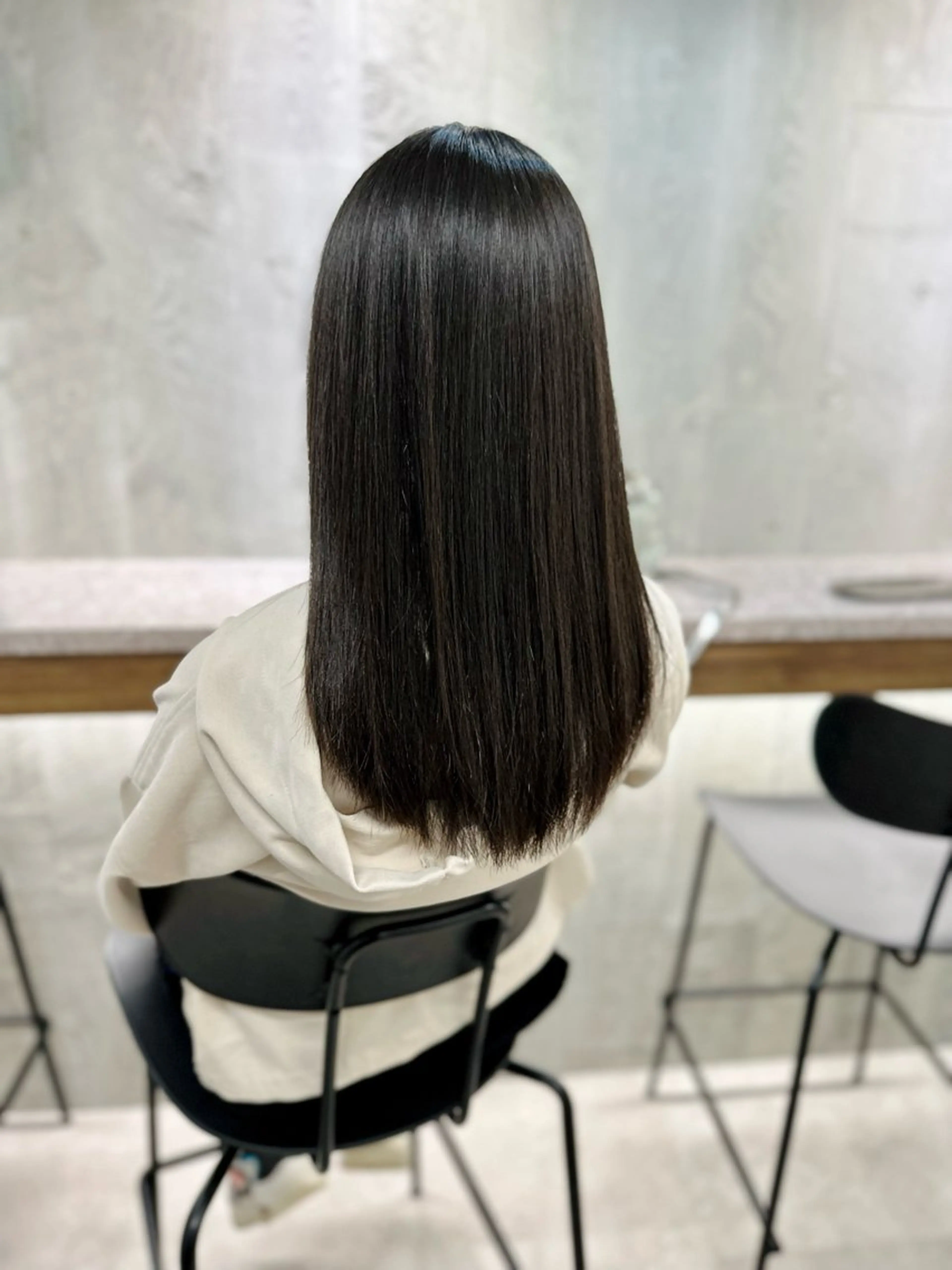 セミロング カット 縮毛矯正 JYO 髪質改善専門家のヘアスタイル