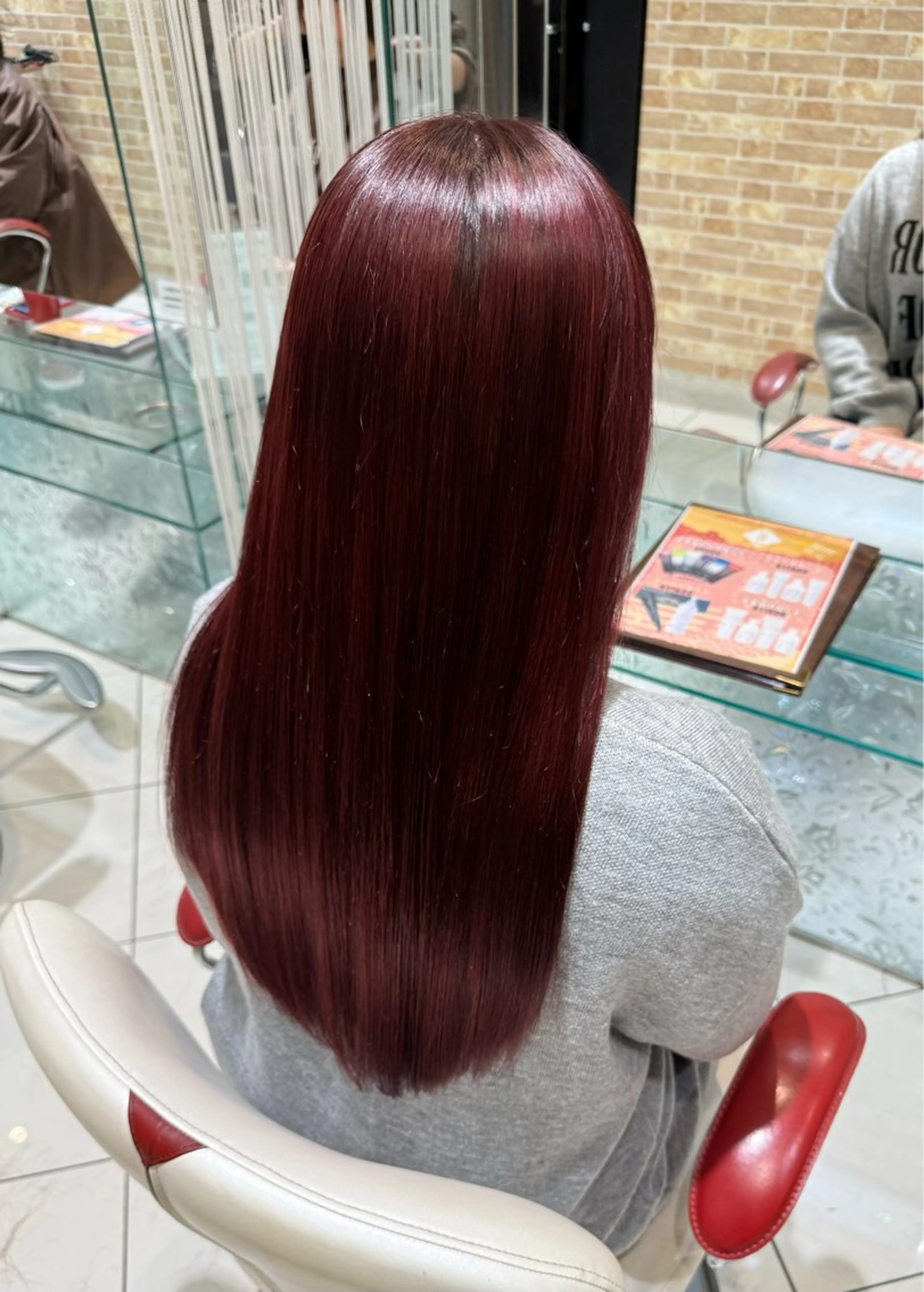ロング パーマ ヘアカラー 小林 妃那のヘアスタイル